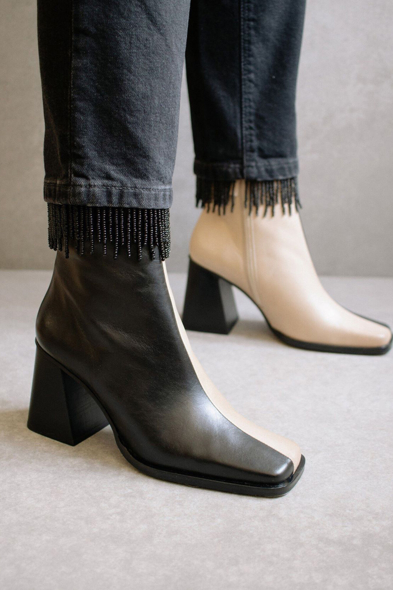 Alohas Botines South de piel bicolor stone beige y negra Beige