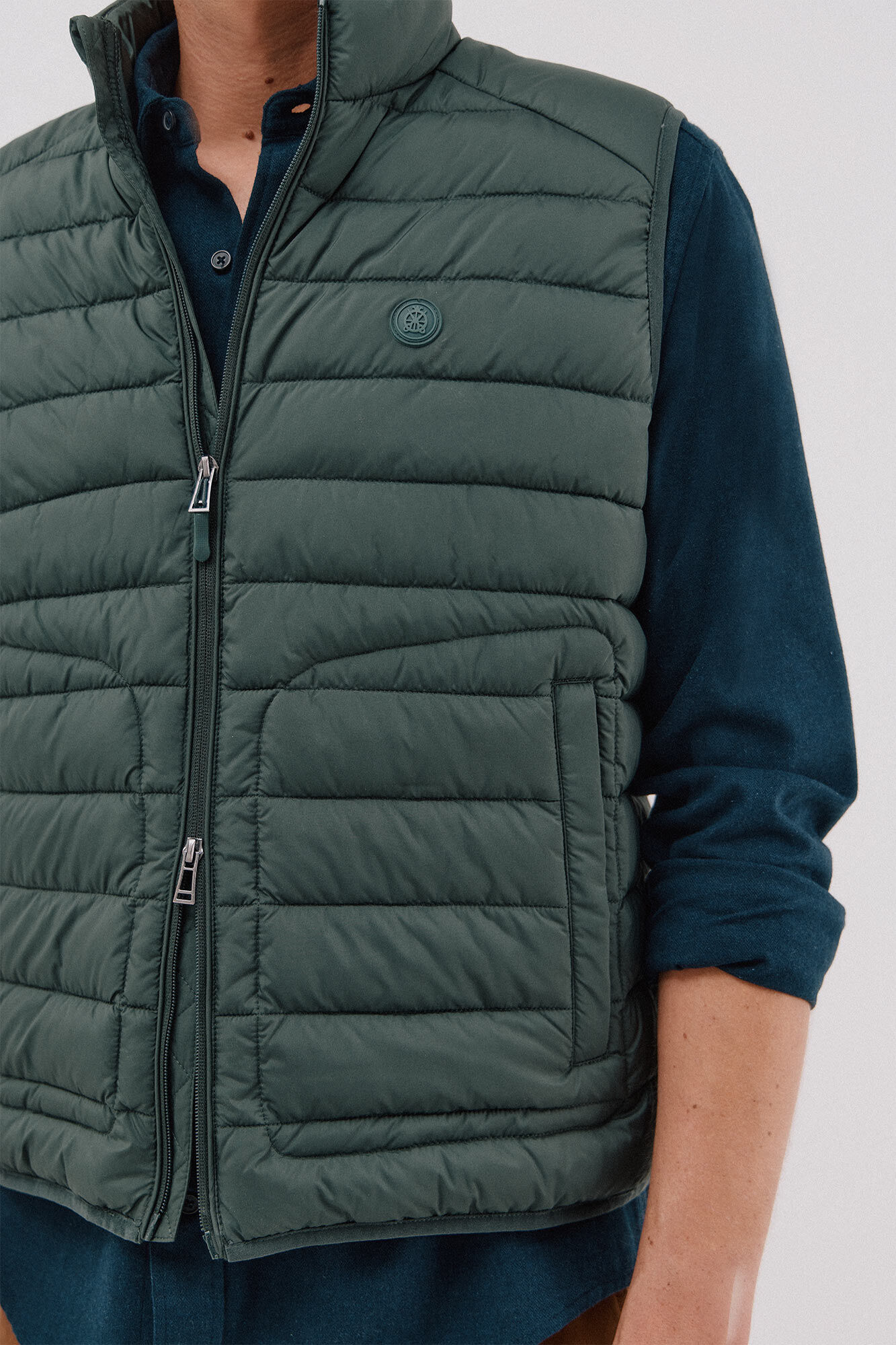 Cortefiel Ultra-light quilted gilet Dark green