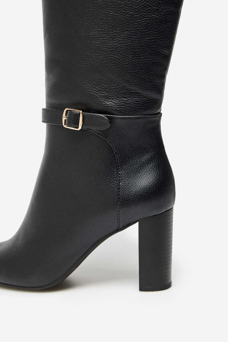 Cortefiel Heeled boots with buckle Black