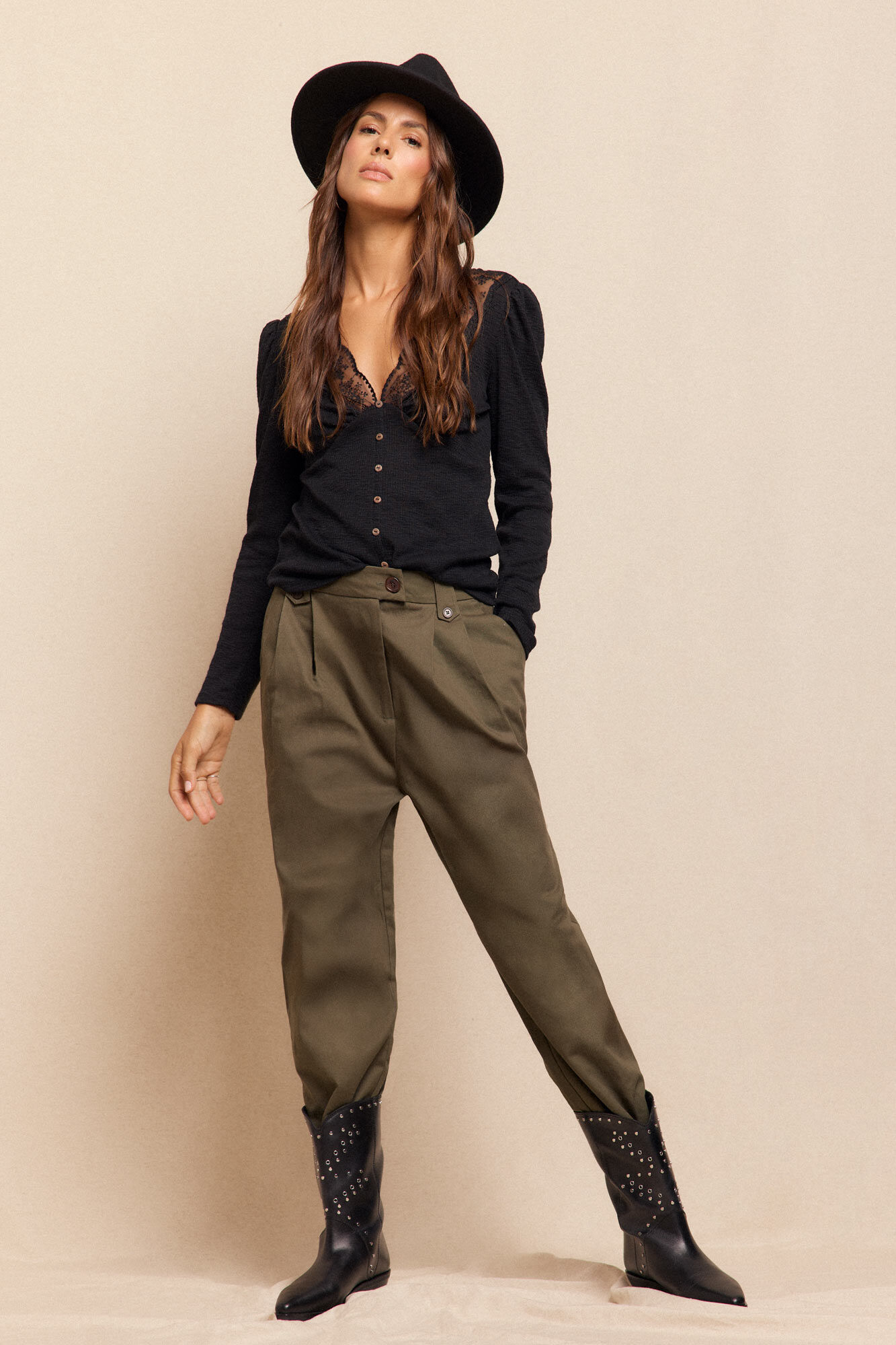 Slowlove Top com decote em renda Preto