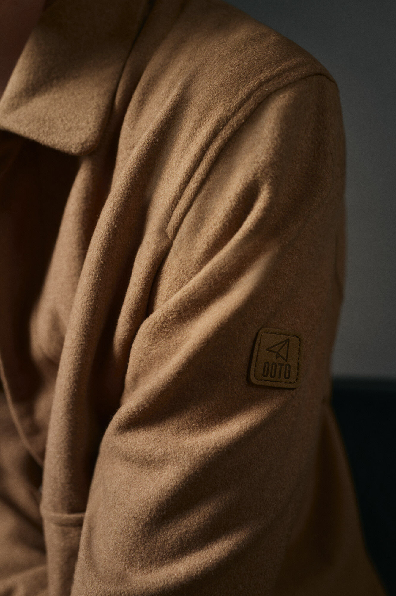 OOTO Blus&atilde;o de mistura de l&atilde; Castanho