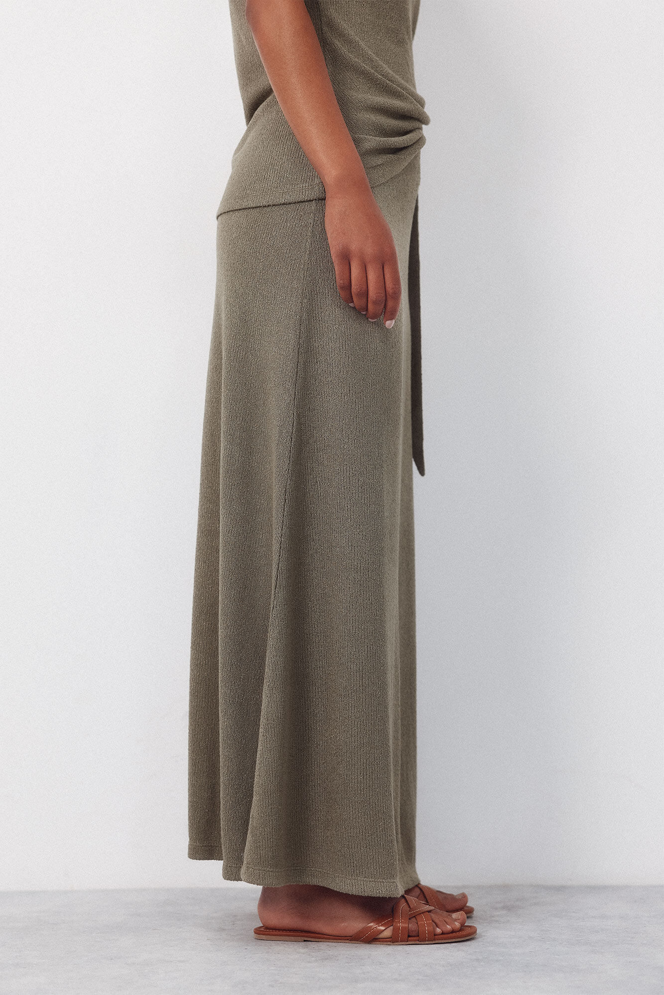 Cortefiel Jersey-knit skirt Kaki