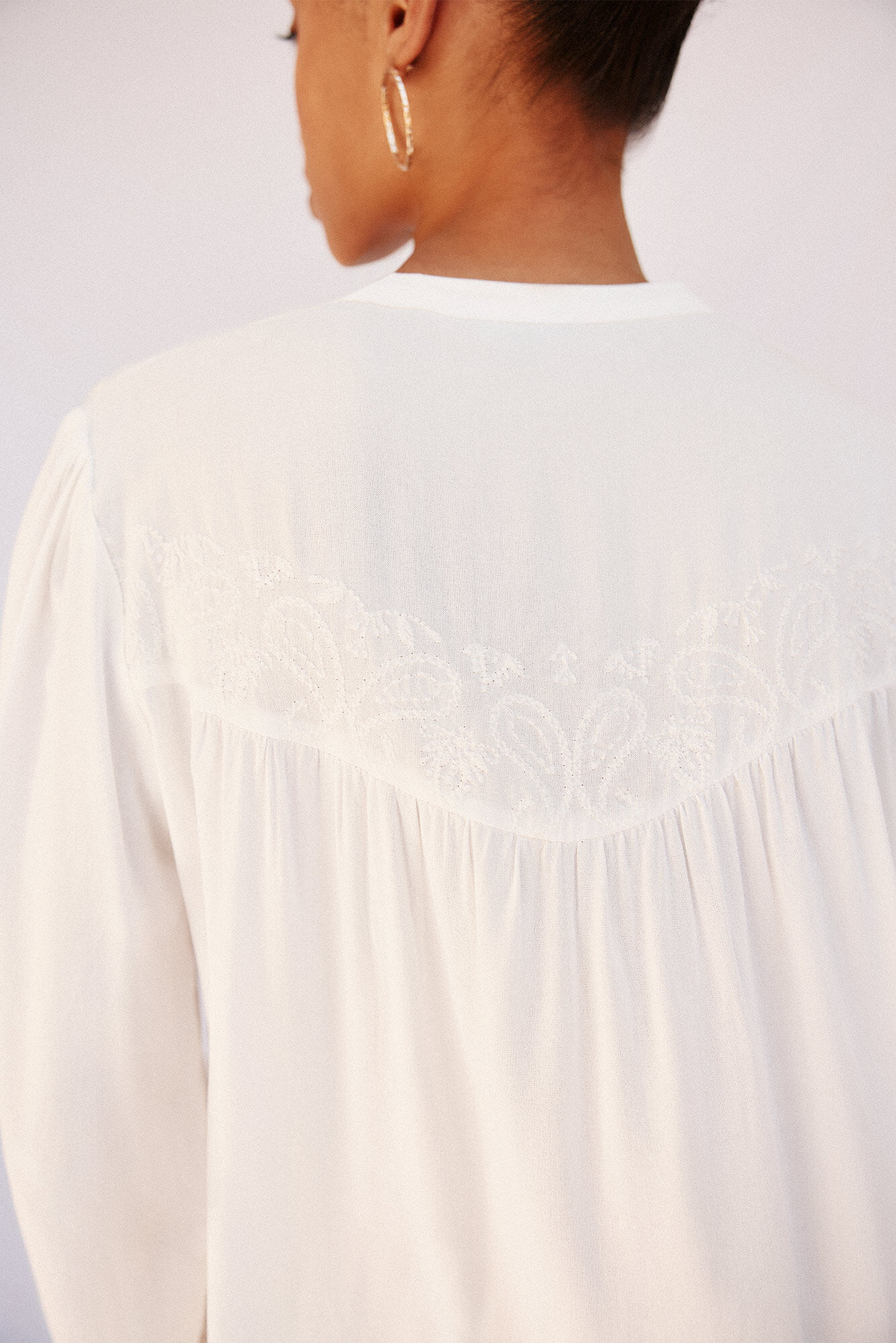 Cortefiel Blusa detalle bordado Blanco