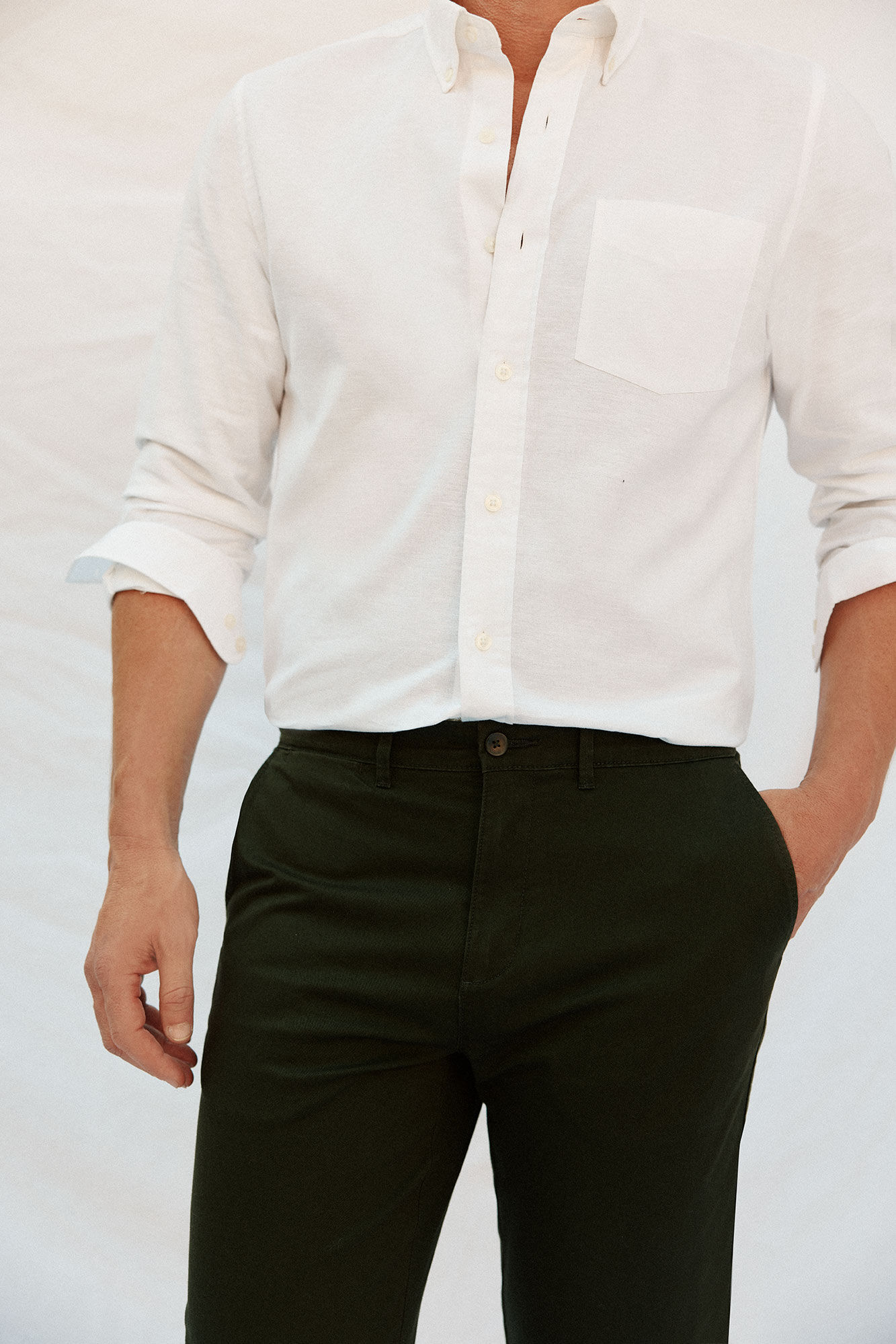 Cortefiel Regular fit lightweight chinos Kaki