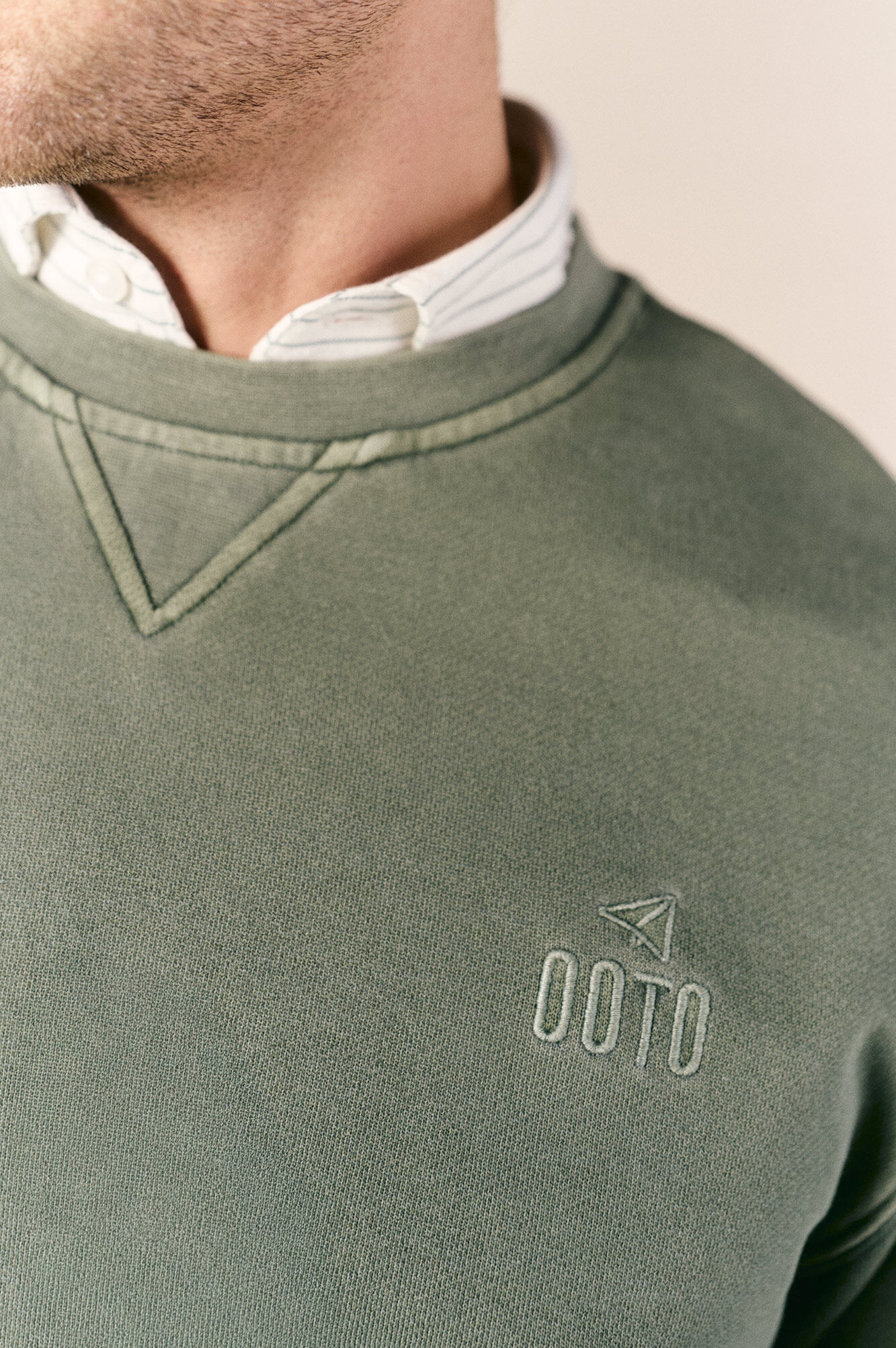 OOTO Sweatshirt b&aacute;sica lavada gola redonda Verde