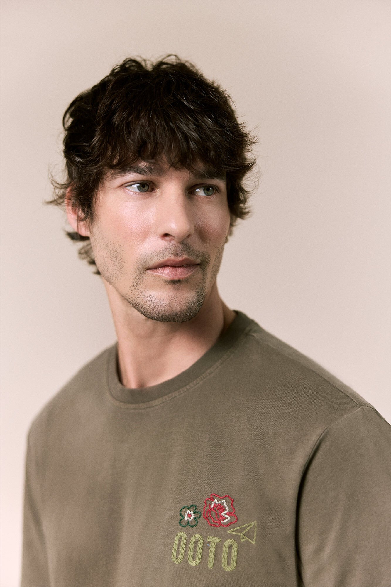 OOTO T-shirt gr&aacute;fica lavada