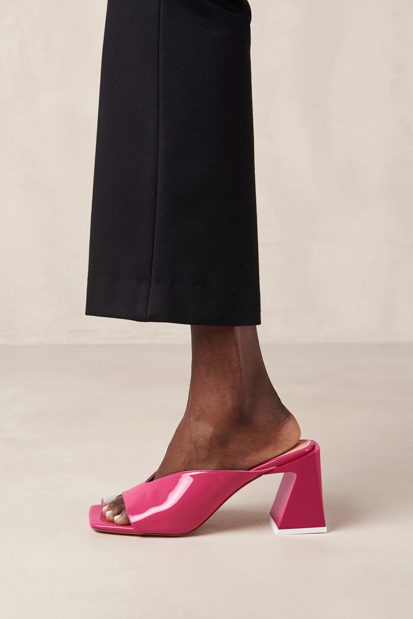 Alohas Sand&aacute;lias de pele rosa Tasha Subiu