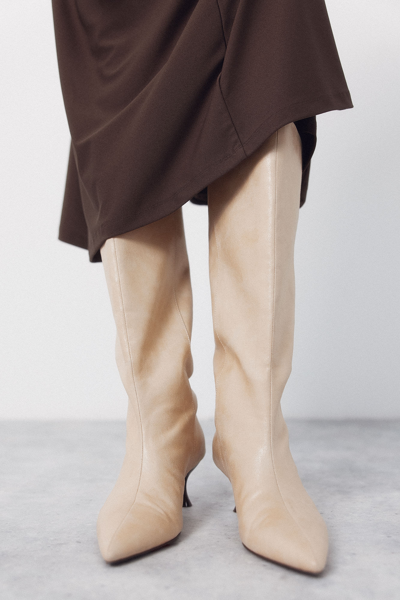 Cortefiel Coconut-effect kitten-heeled boot Beige