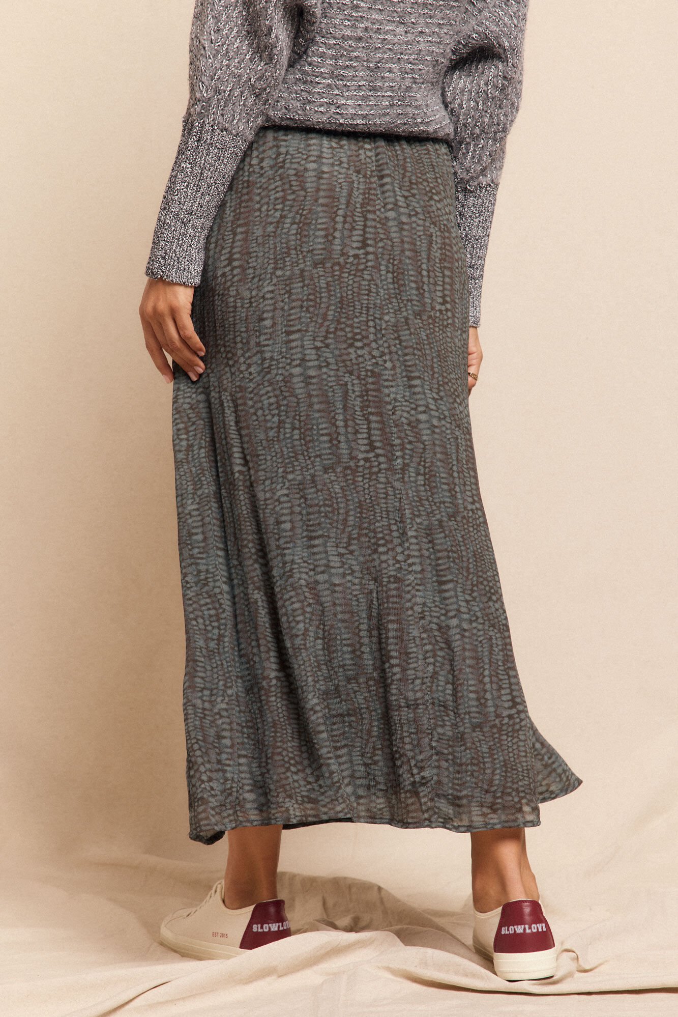 Slowlove Saia midi em cetim estampado Cinzento