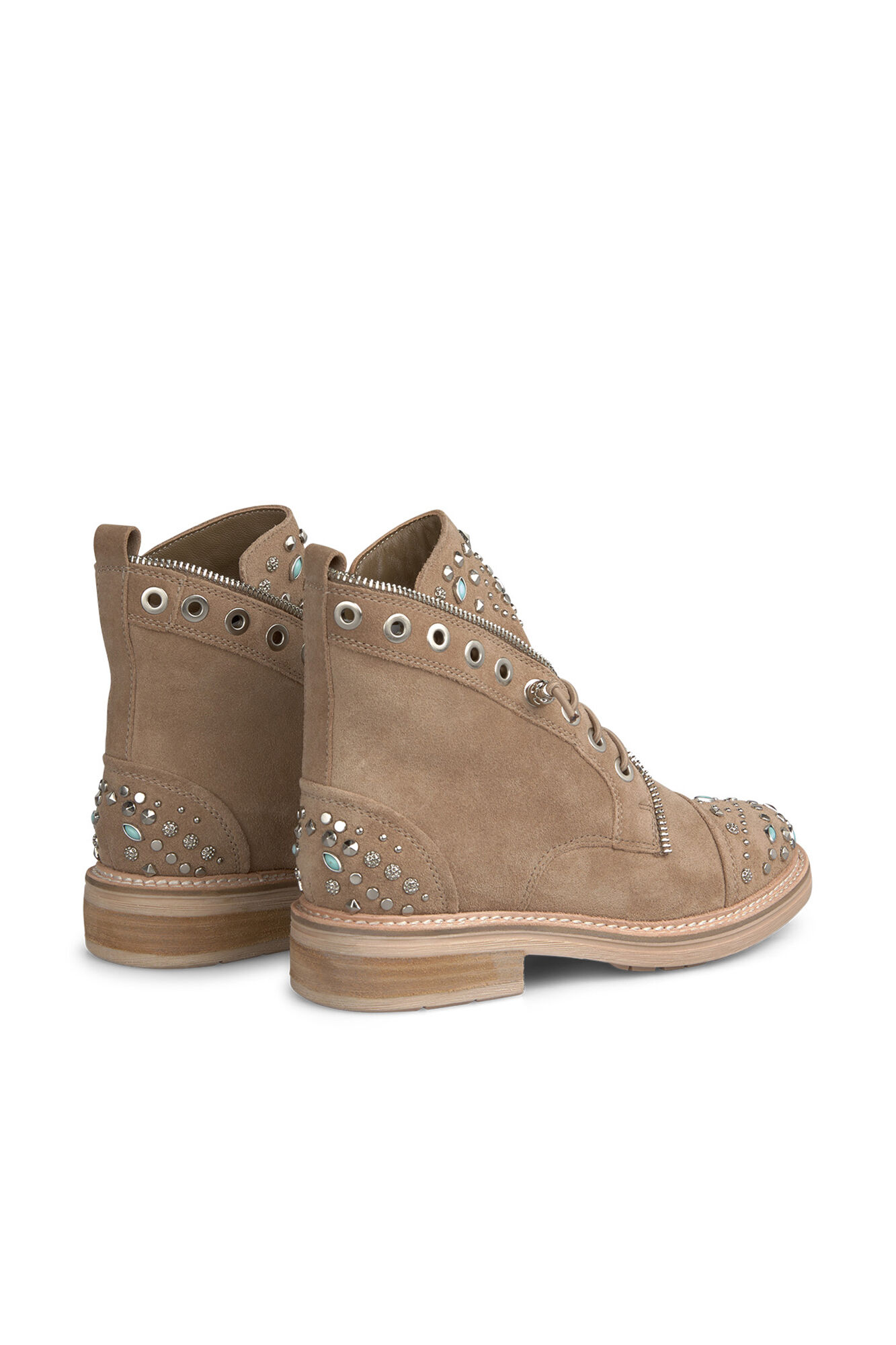 Alma en Pena Botins amarrada com tachas Cinzento