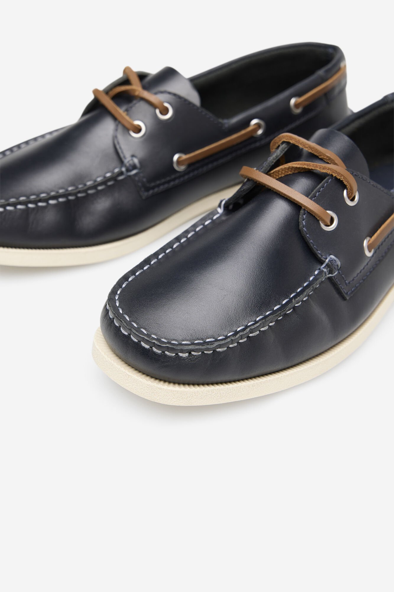 Cortefiel Sapato n&aacute;utico de pele Azul