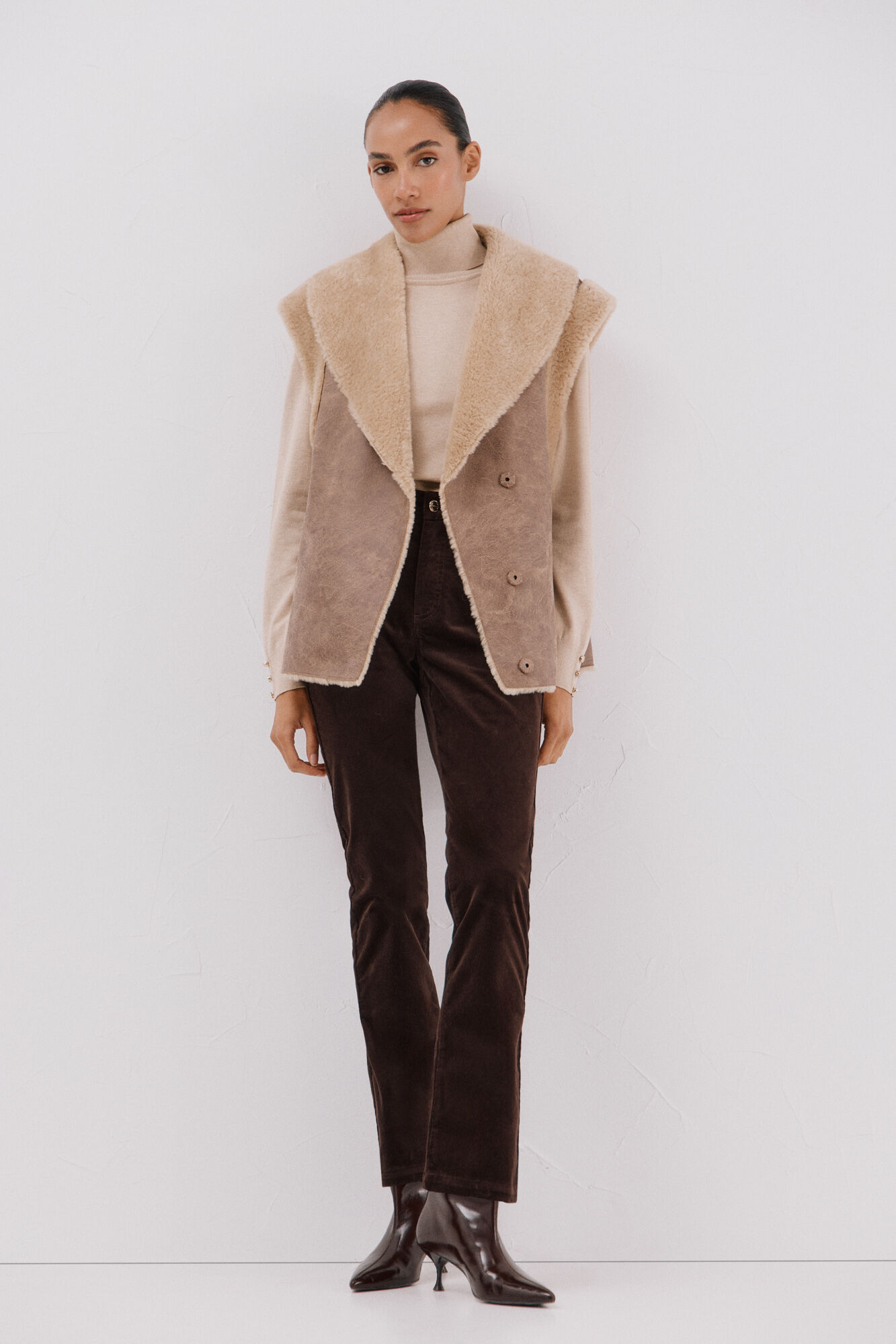 Cortefiel Double-faced gilet Nude