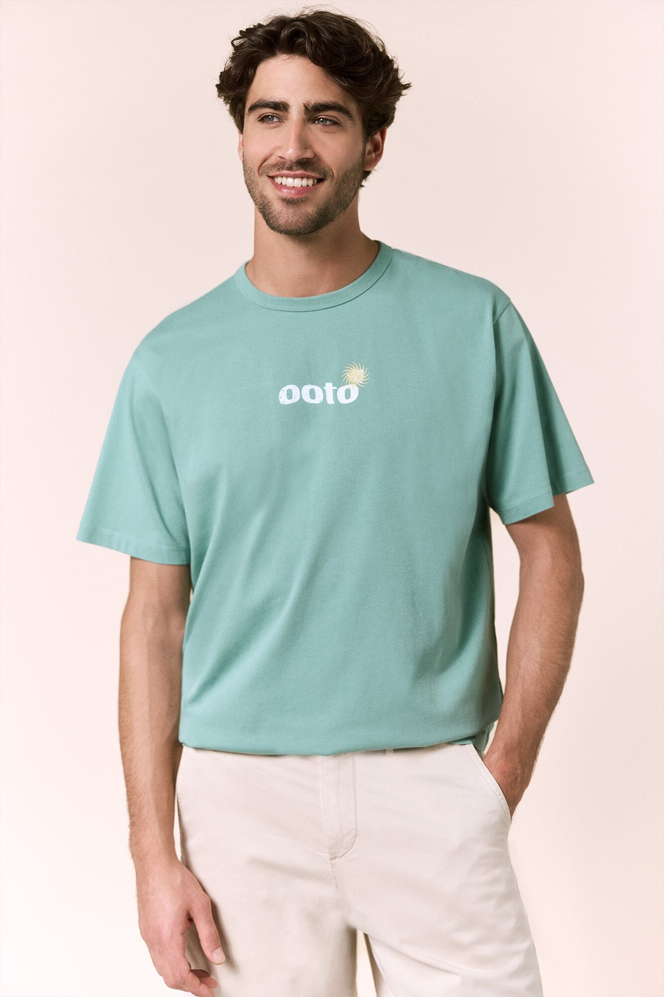 OOTO T-shirt gr&aacute;fica lavada