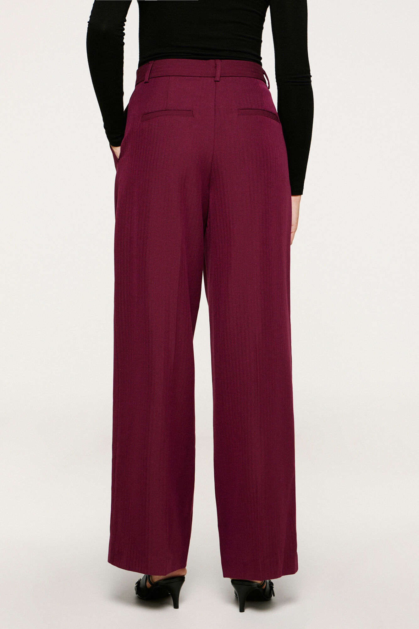 Selected Cal&ccedil;a de terno plissadas. Roxo