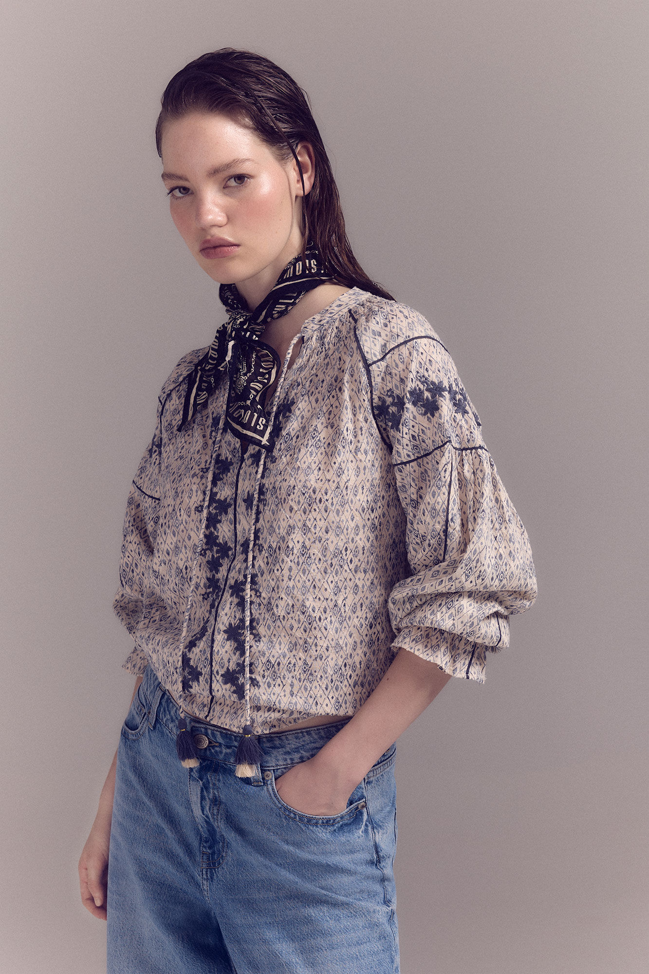 Slowlove Blusa bordada de manga comprida Impress&atilde;o