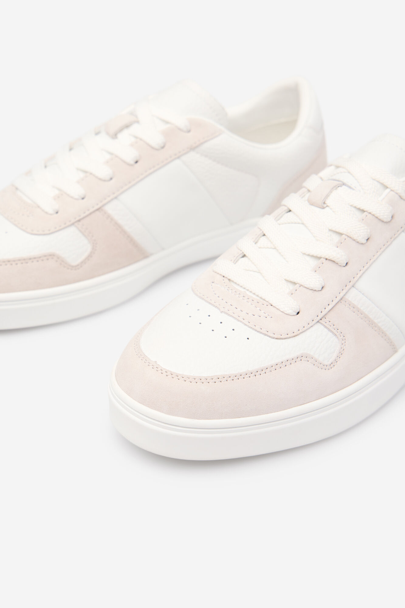 Cortefiel Leather sneaker White