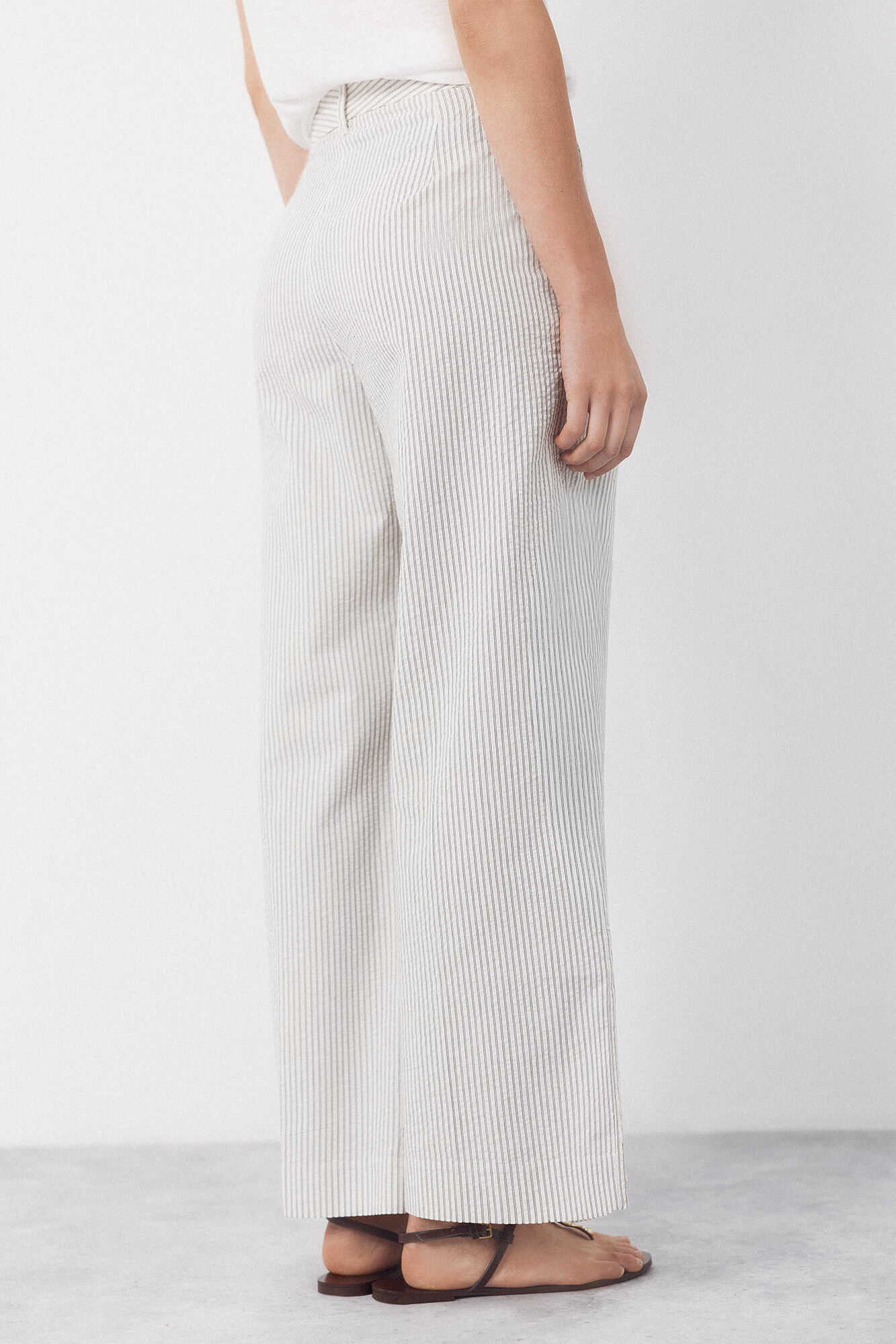 Cortefiel Seersucker striped trousers Printed white