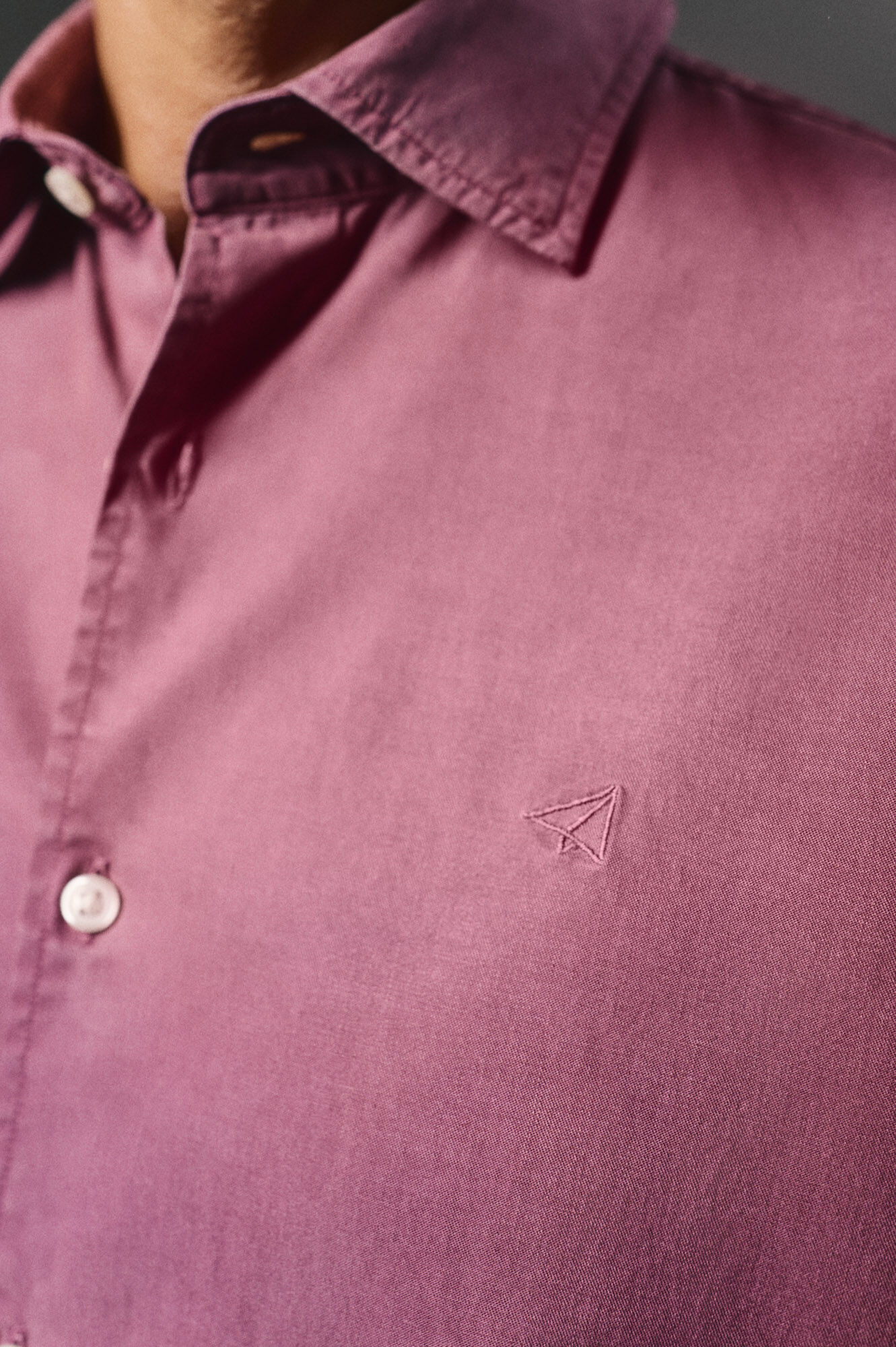 OOTO Camisa liso de algod&atilde;o tencel sarja Granada