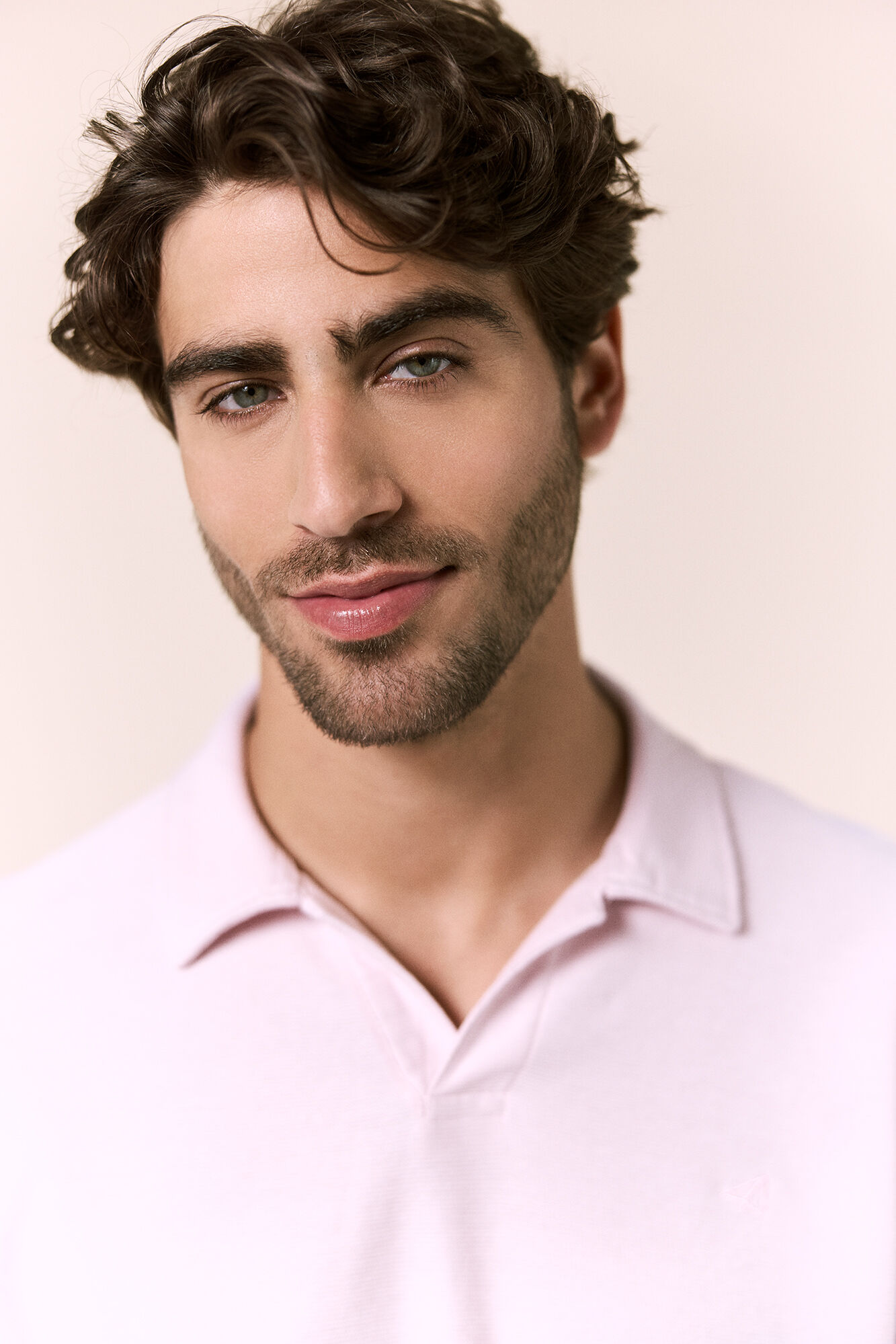 OOTO Polo piqu&eacute; cuello en V Rosa