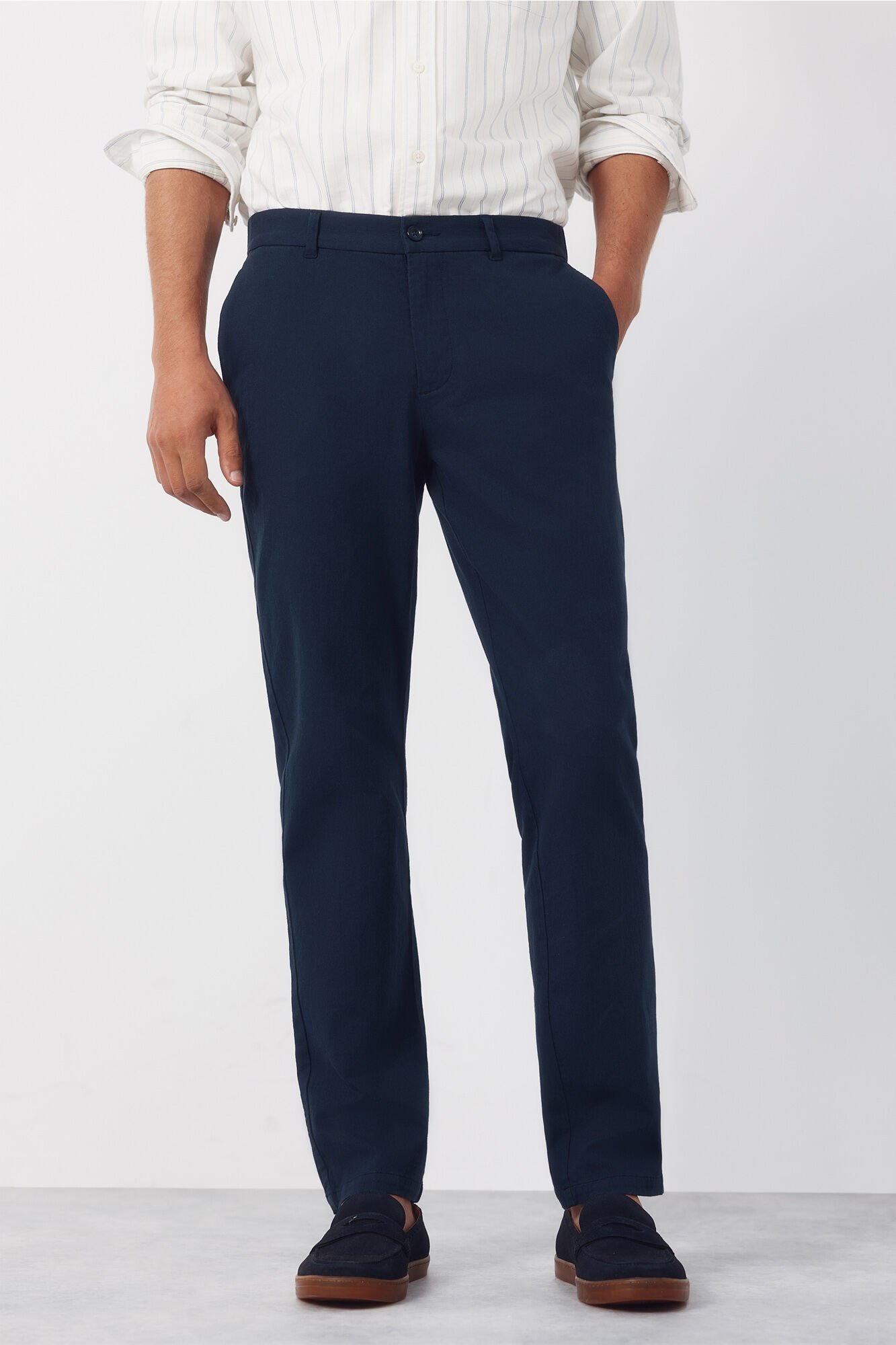 Cortefiel Regular cotton- linen chinos trousers Blue