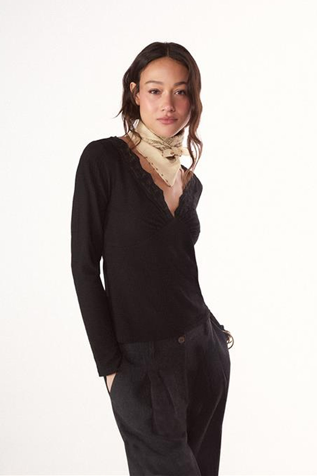 Slowlove Top estrucutura detalle blonda