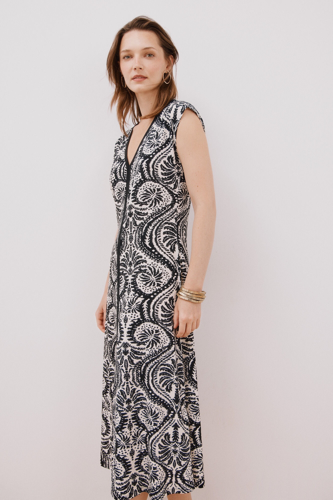 Cortefiel Contrast V neckline dress
