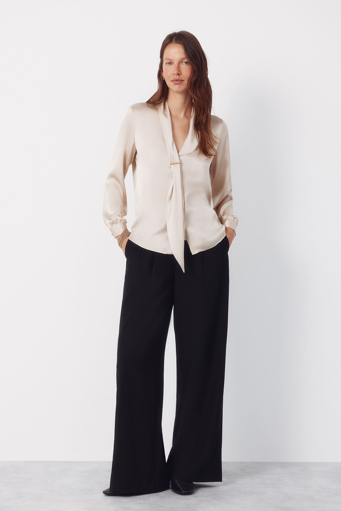 Cortefiel Satin blouse with bow Printed beige