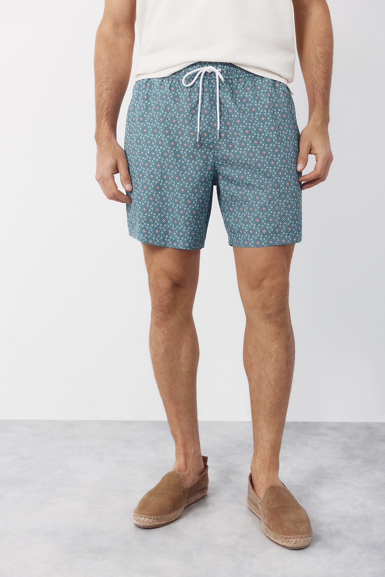 Cortefiel Ba&ntilde;ador estampado geom&eacute;trico