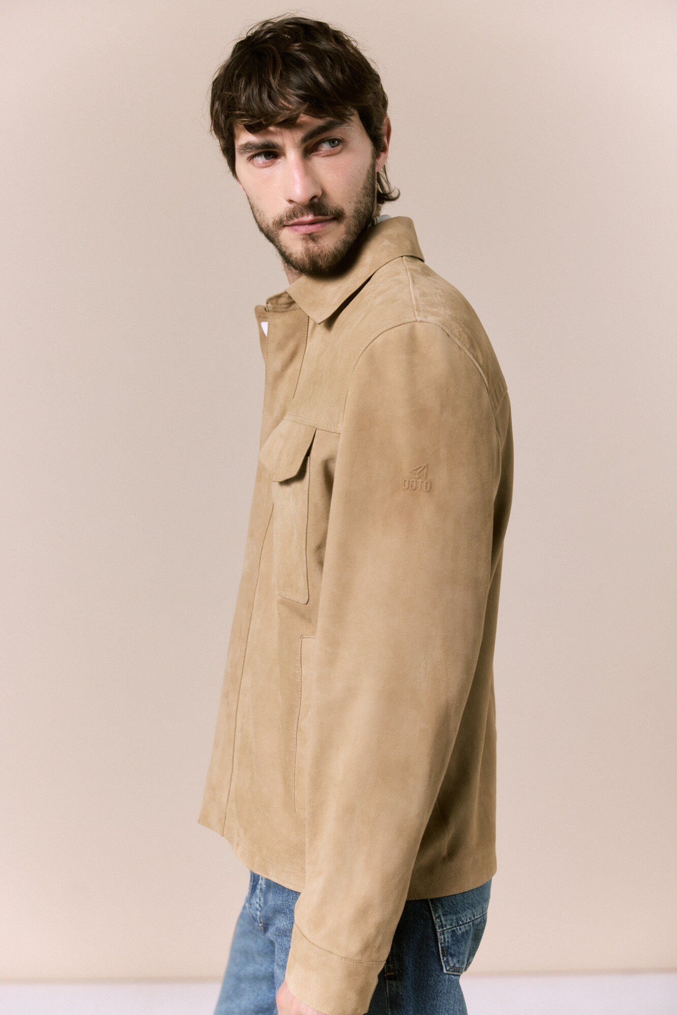 OOTO Sobrecamisa em camur&ccedil;a