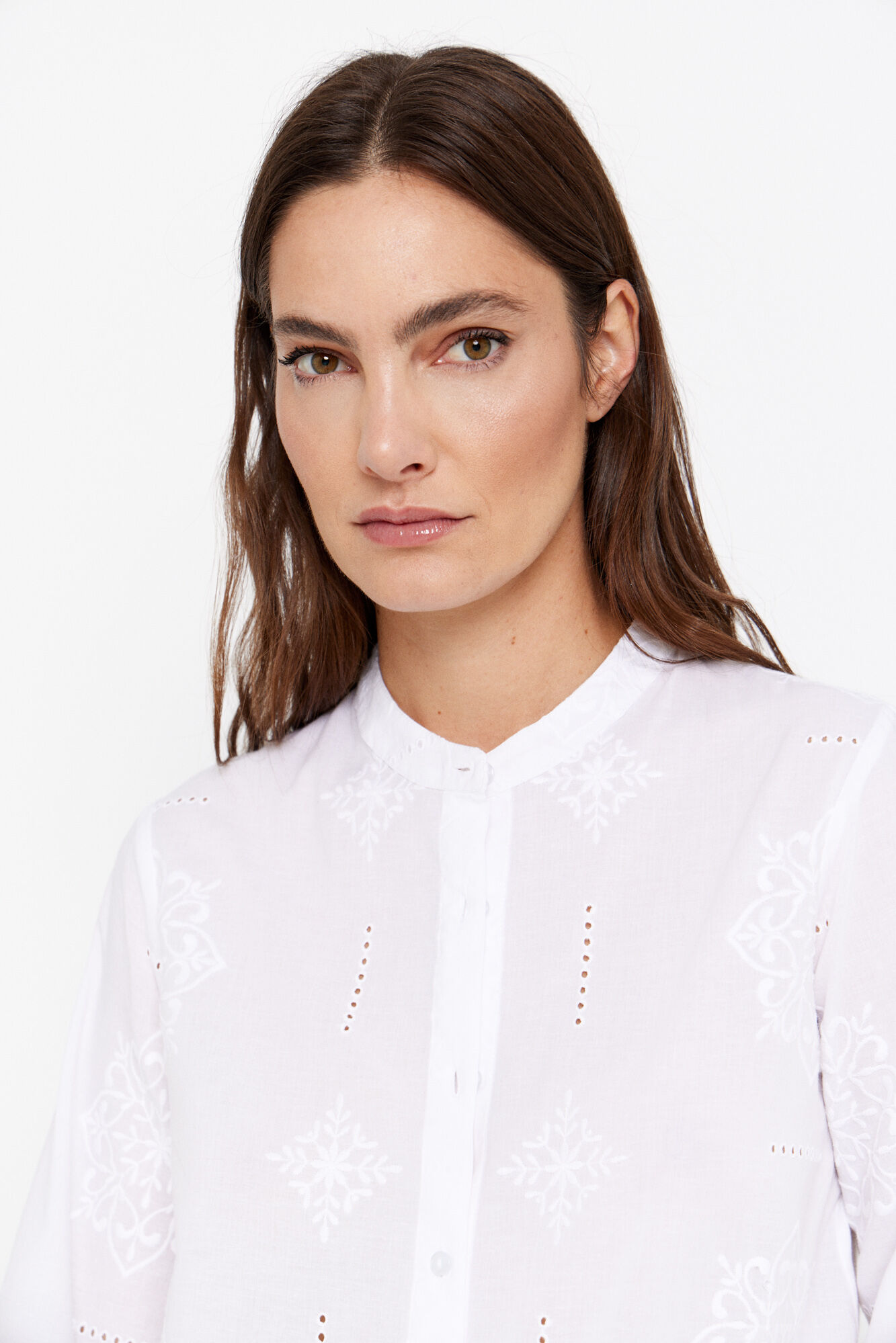 Cortefiel Camisa com bordado e gola redonda Branco