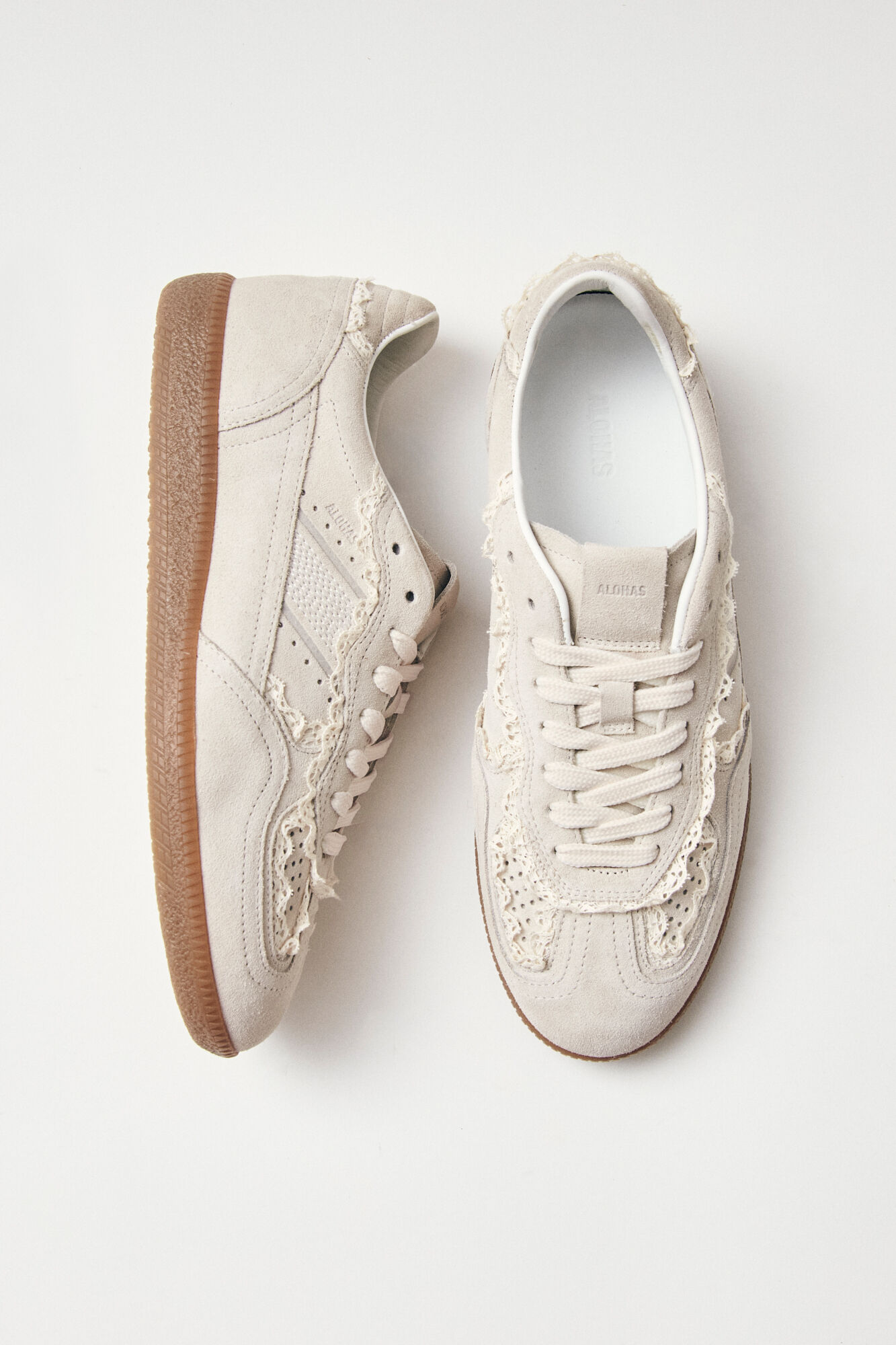 Alohas Tb.490 Crochet Leather Slippers Beige
