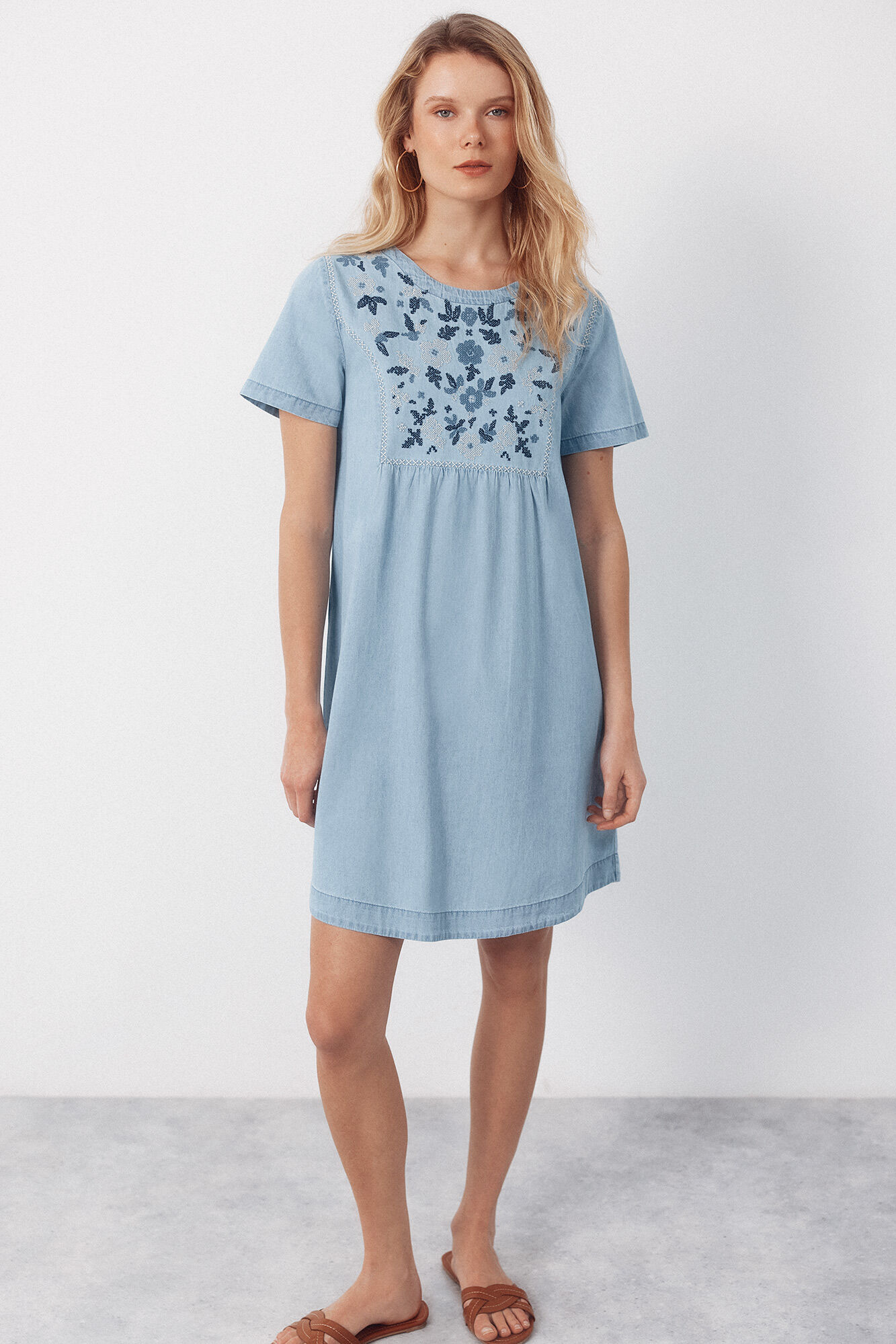 Cortefiel Embroidered dress Blue