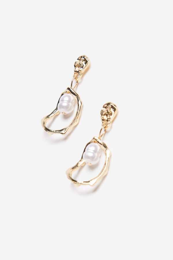 Cortefiel Hammered earrings with pearl Gold