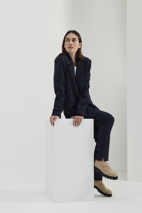 Cortefiel Relaxed fit blazer with shoulder pads made from recycled materials. Blue