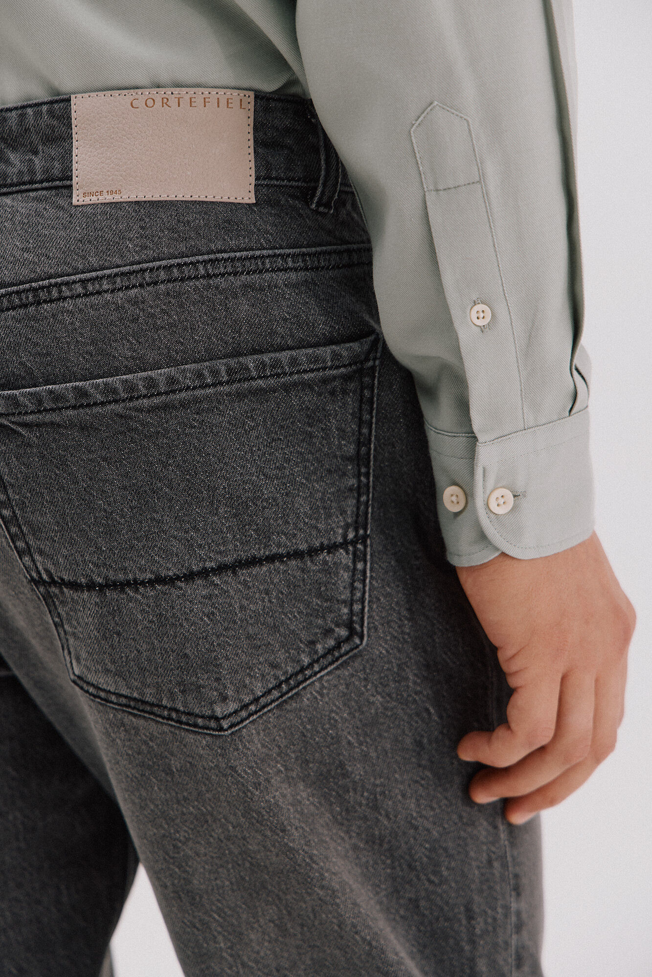 Cortefiel Tapered fit jeans Grey