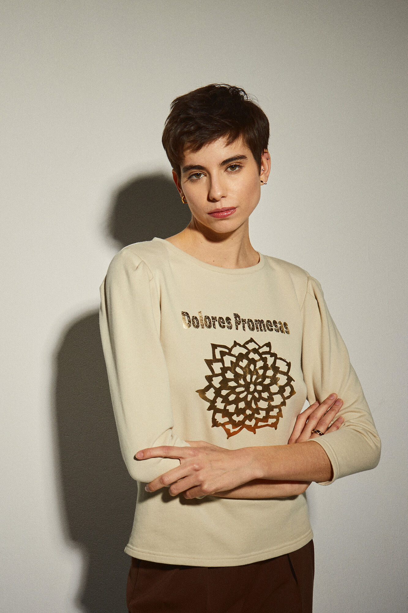 Dolores Promesas Ecru and Gold sweatshirt Beige