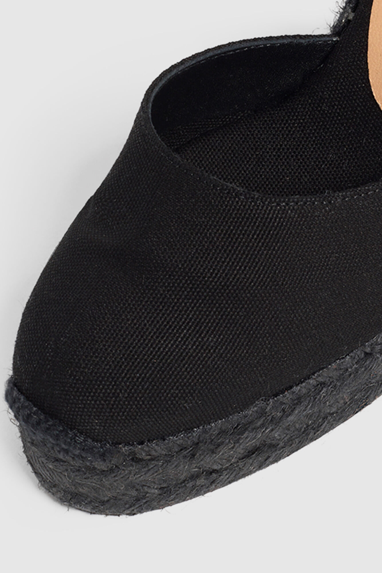 Casta&ntilde;er Alpercata cunha de juta tingida Preto