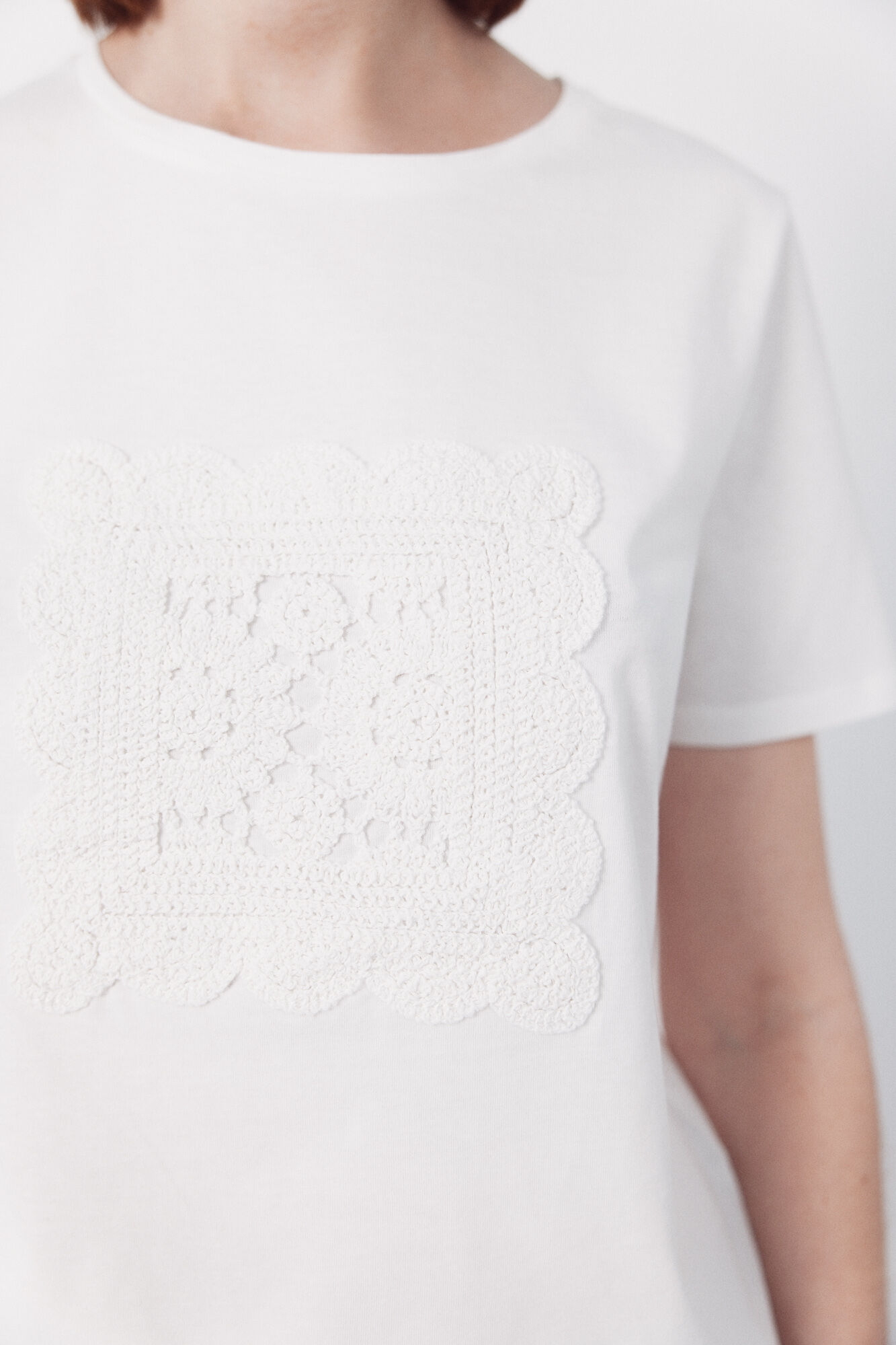 Cortefiel T-shirt with crochet patch White
