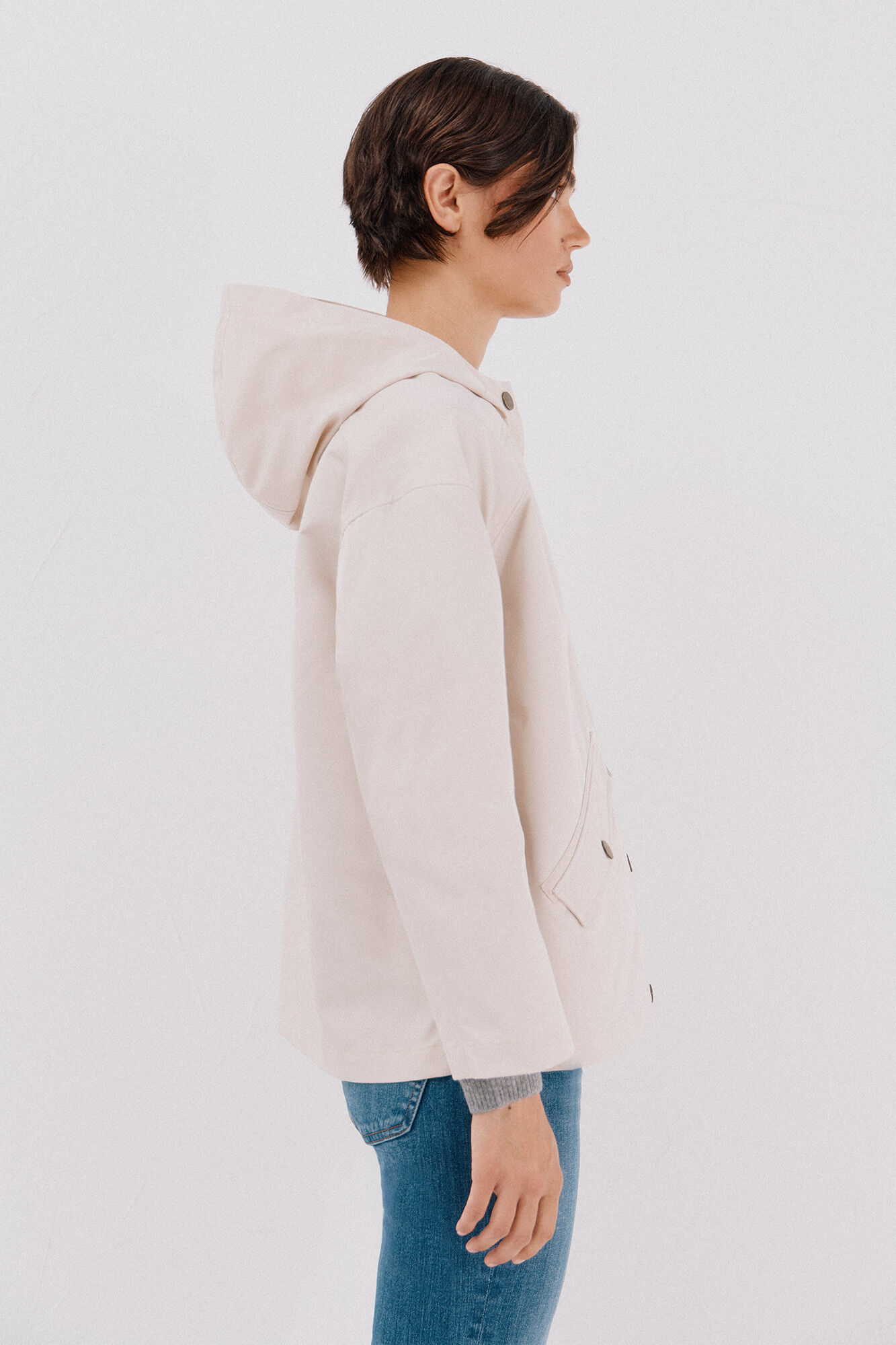 Cortefiel Jaqueta curta com bot&otilde;es de press&atilde;o Ecru