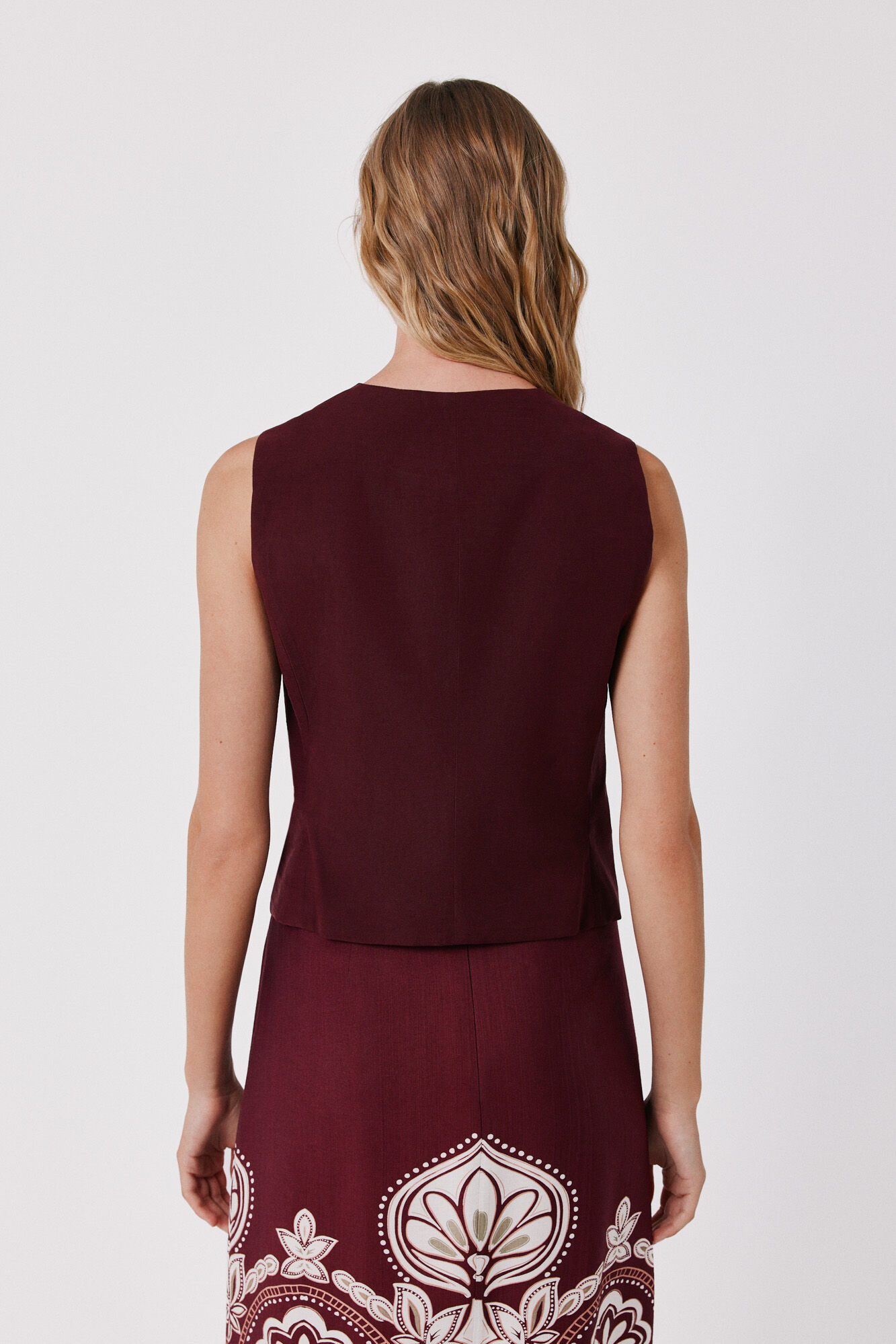 Cortefiel V-neck sleeveless gilet Maroon