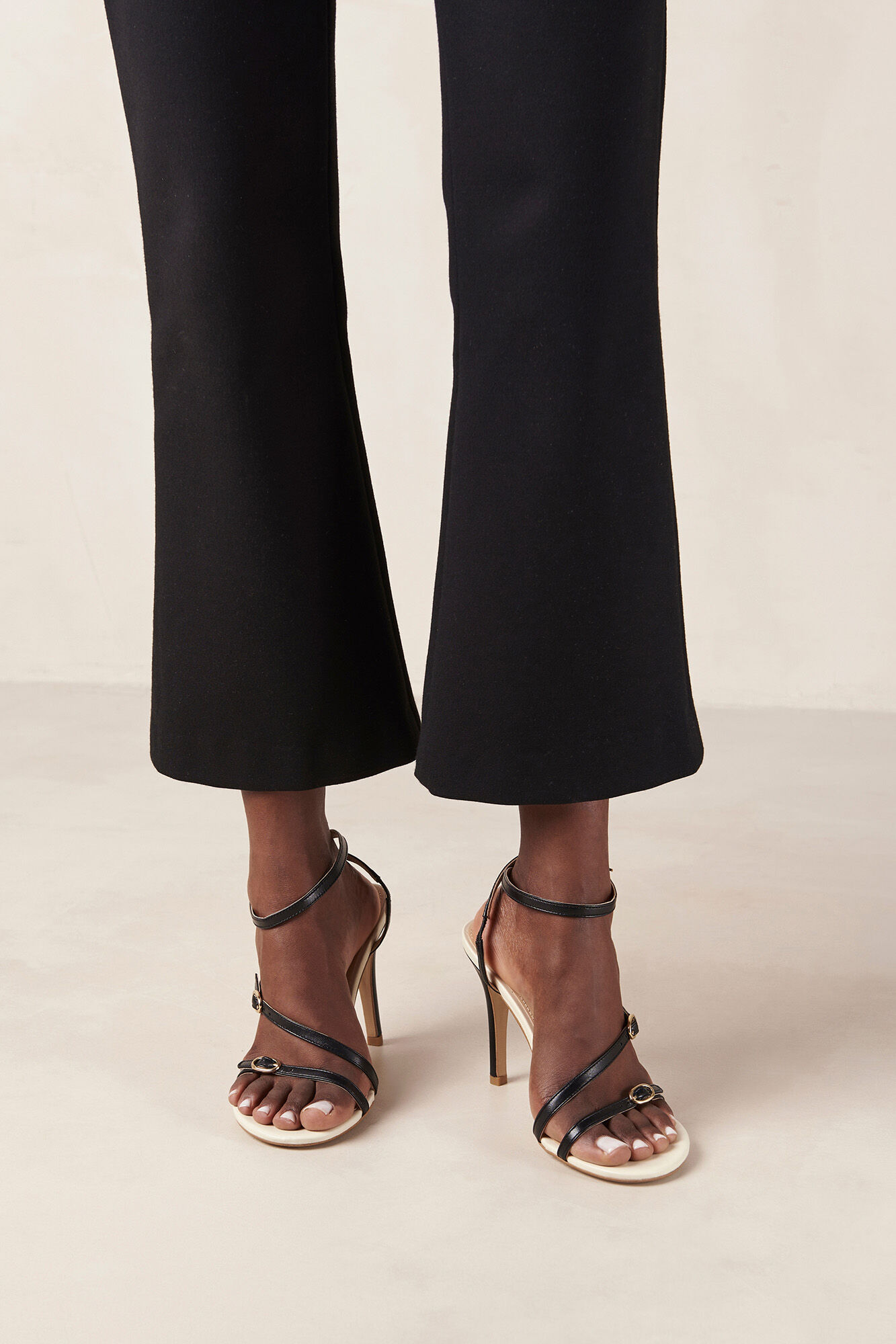 Alohas Alyssa Bicolor Black Cream Leather Sandals Black