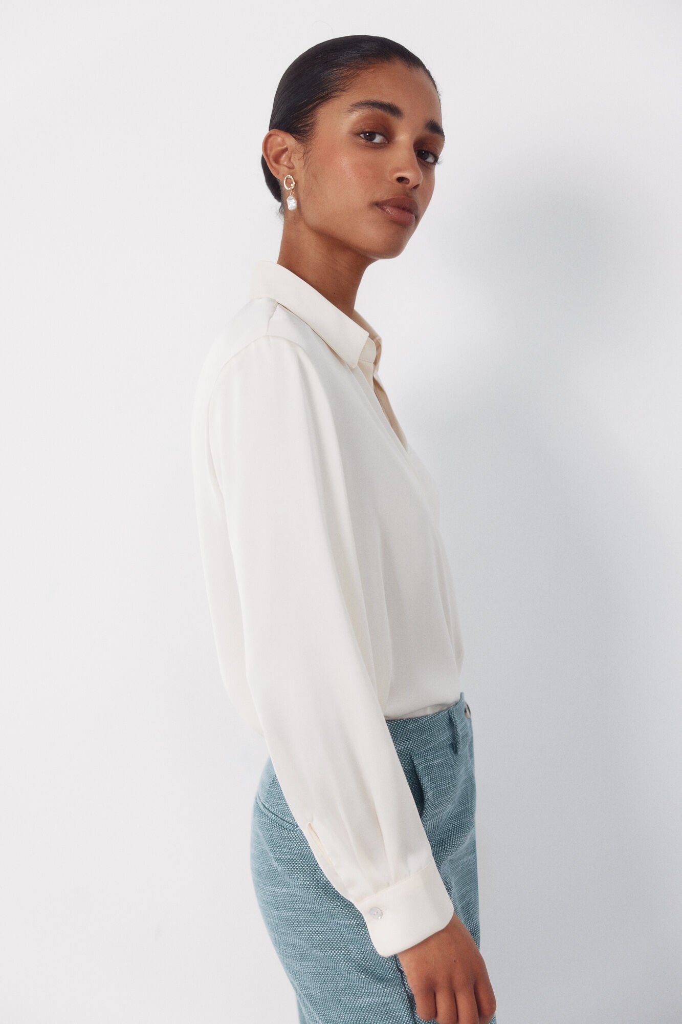 Cortefiel Satin-finish shirt Ivory