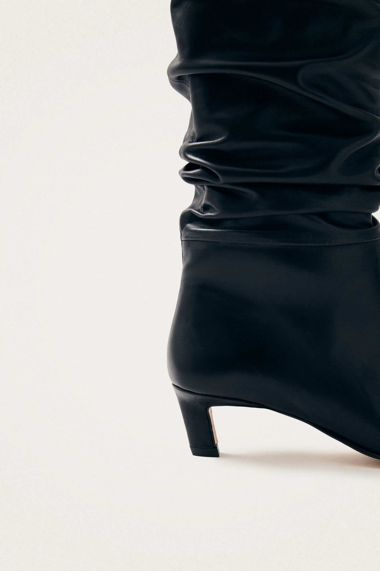 Alohas Kalila leather boots Black