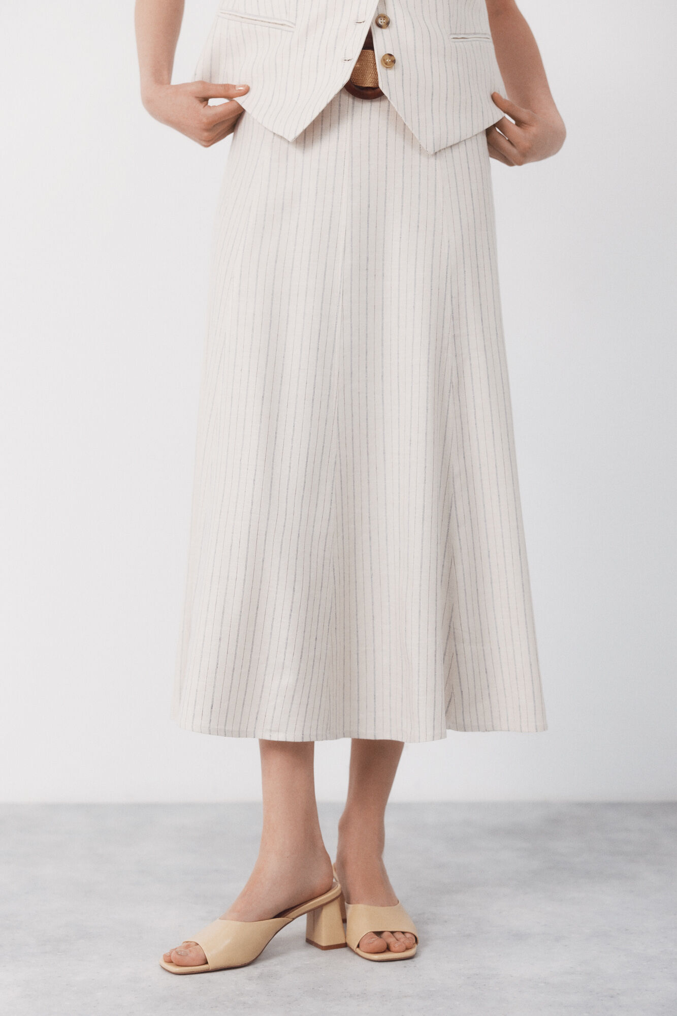 Cortefiel Flared skirt with belt Printed white