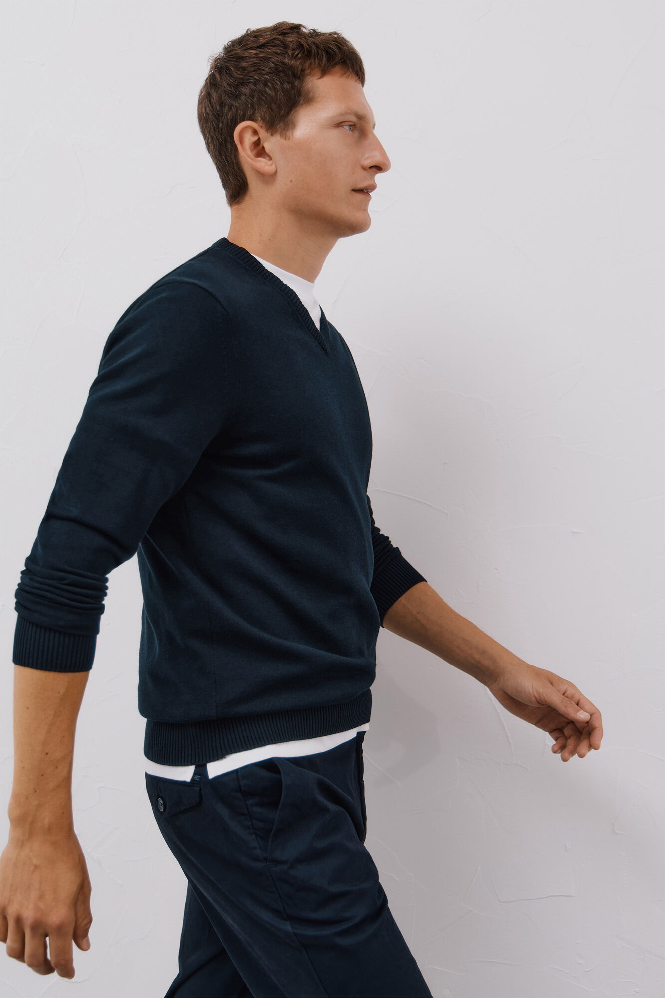 Cortefiel Fine jersey-knit cotton v neck jersey Navy
