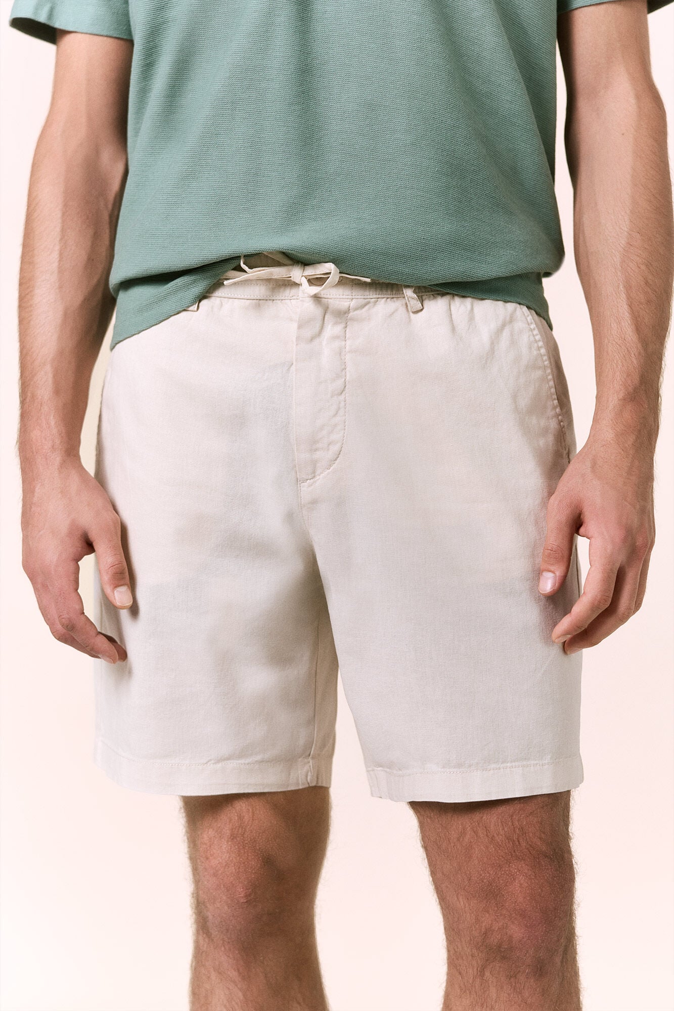 OOTO Bermuda com cord&otilde;es em linho