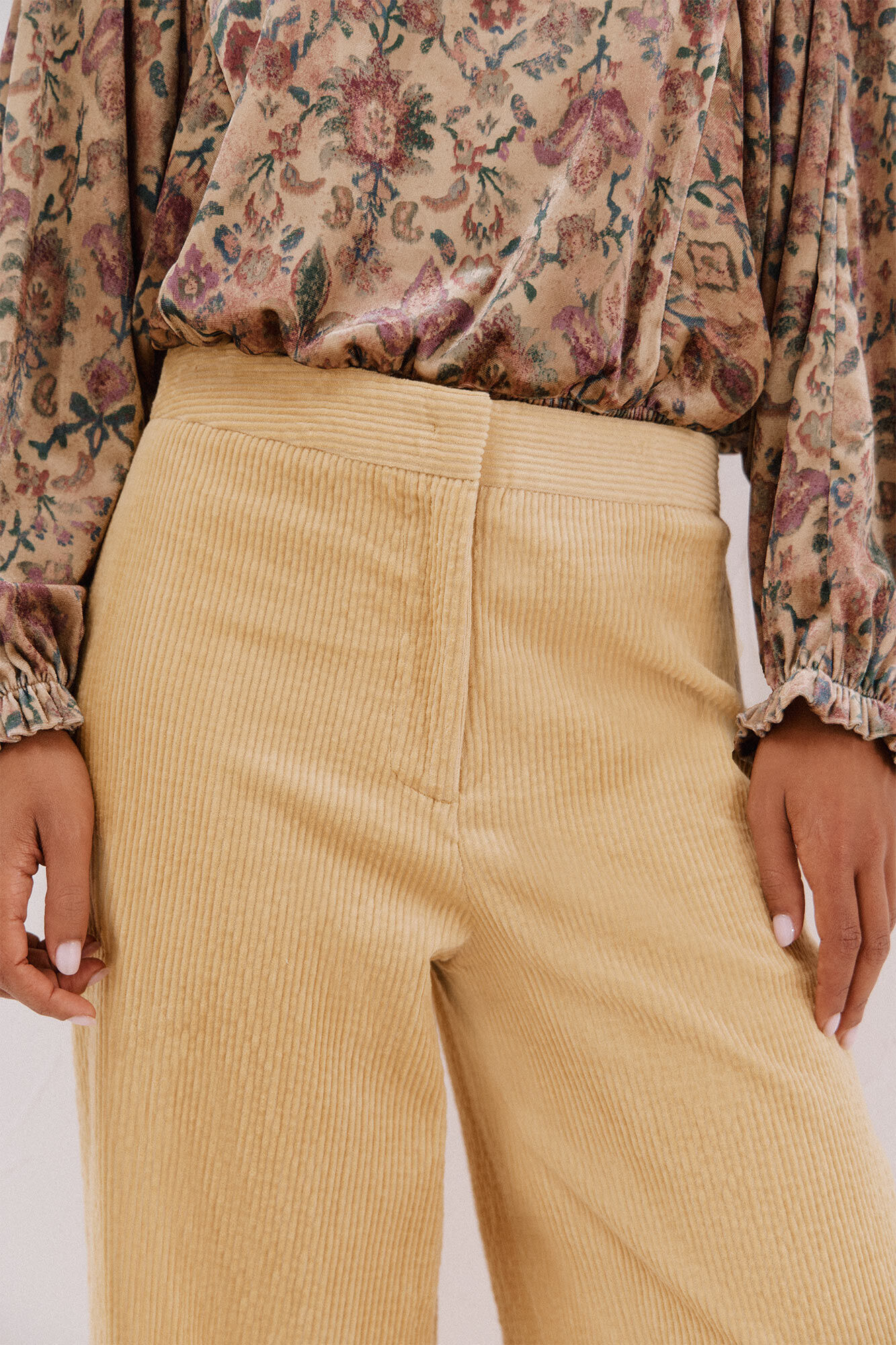 Cortefiel Wide- corduroy women's trousers Yellow