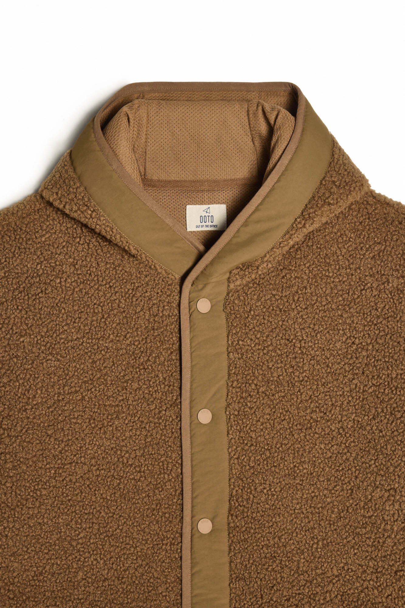OOTO Chaqueta capucha con botones Beige