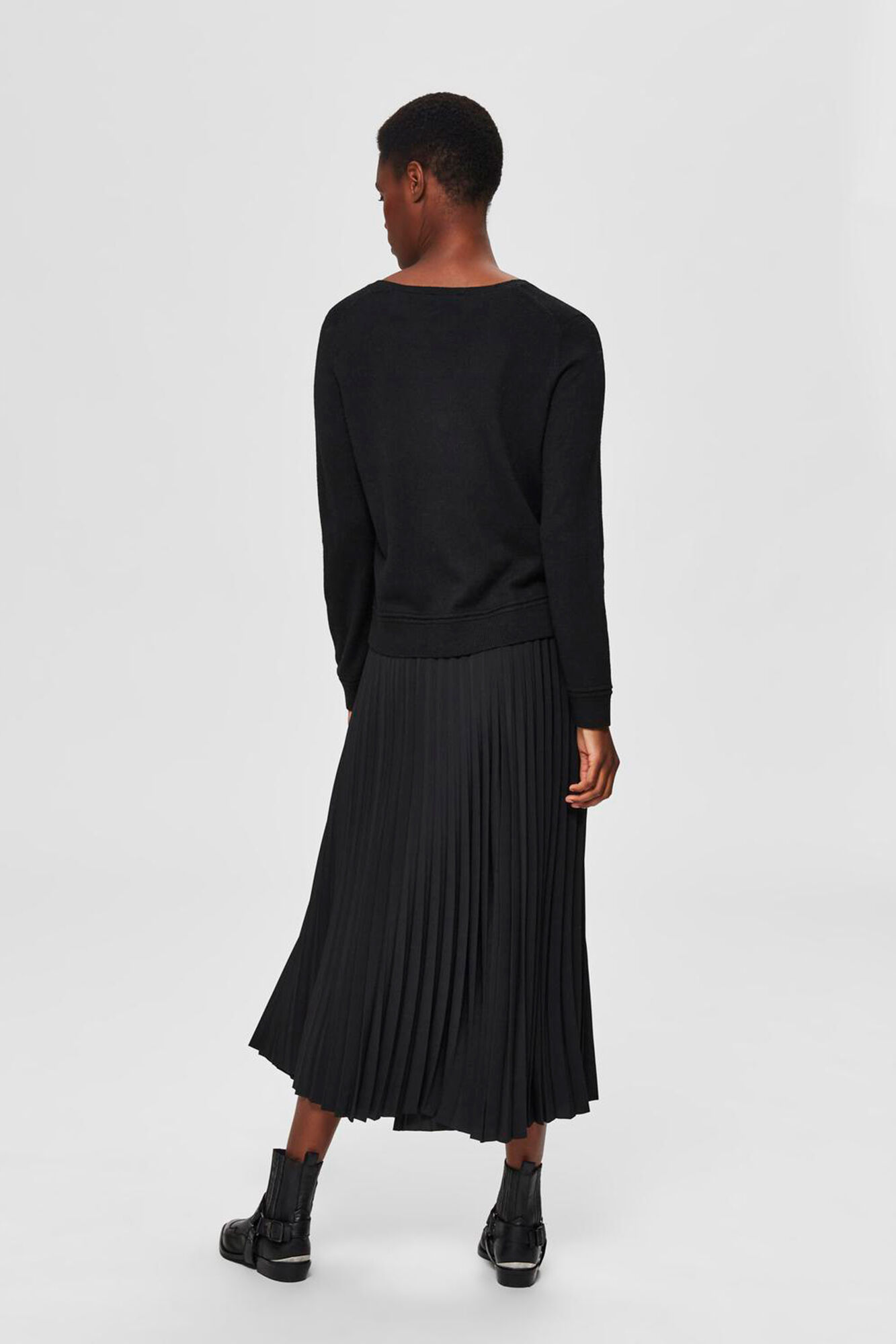 Selected Saia midi plissada com cintura el&aacute;stica Preto