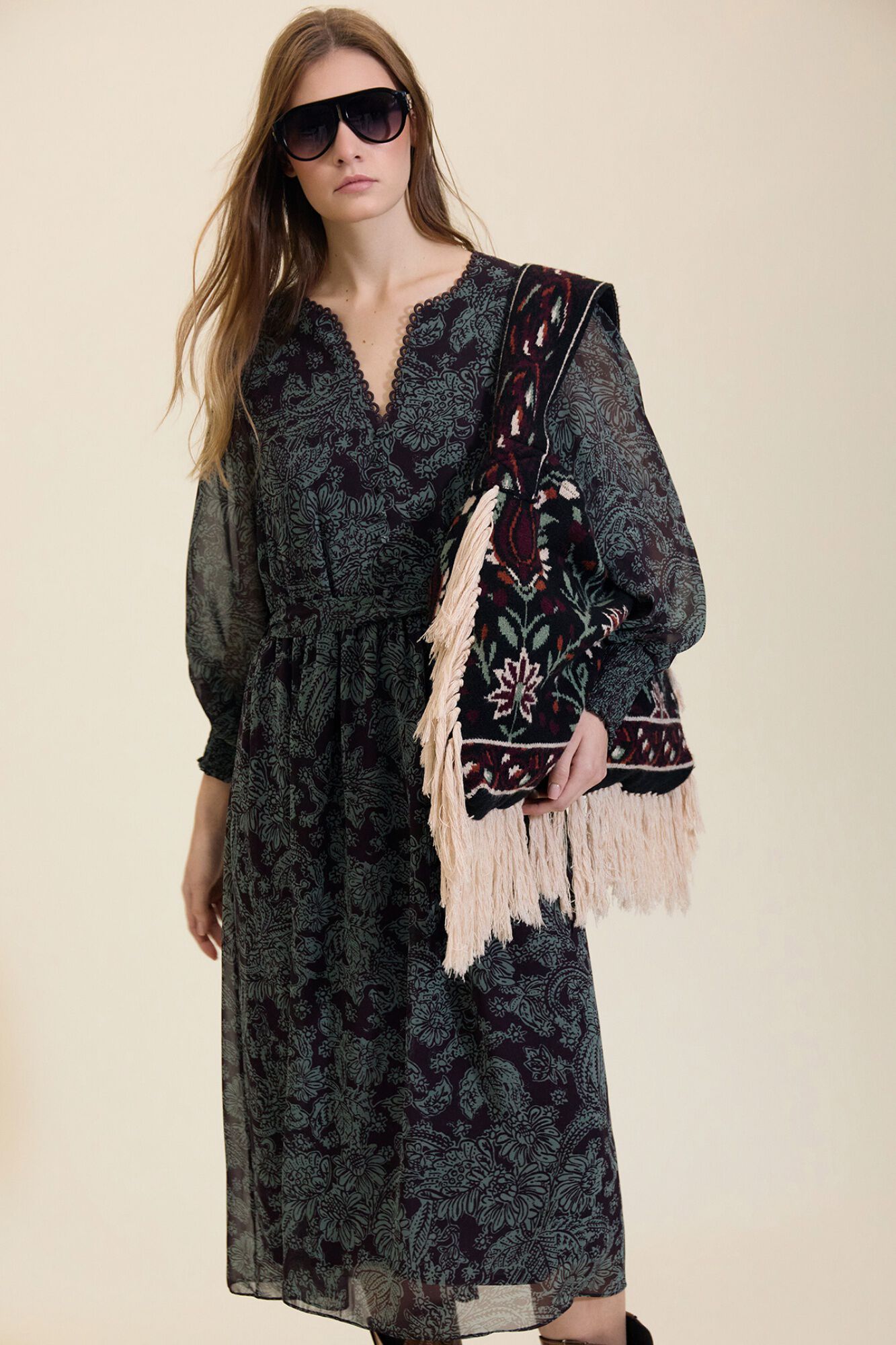 Meisie Vestido largo de gasa con estampado floral